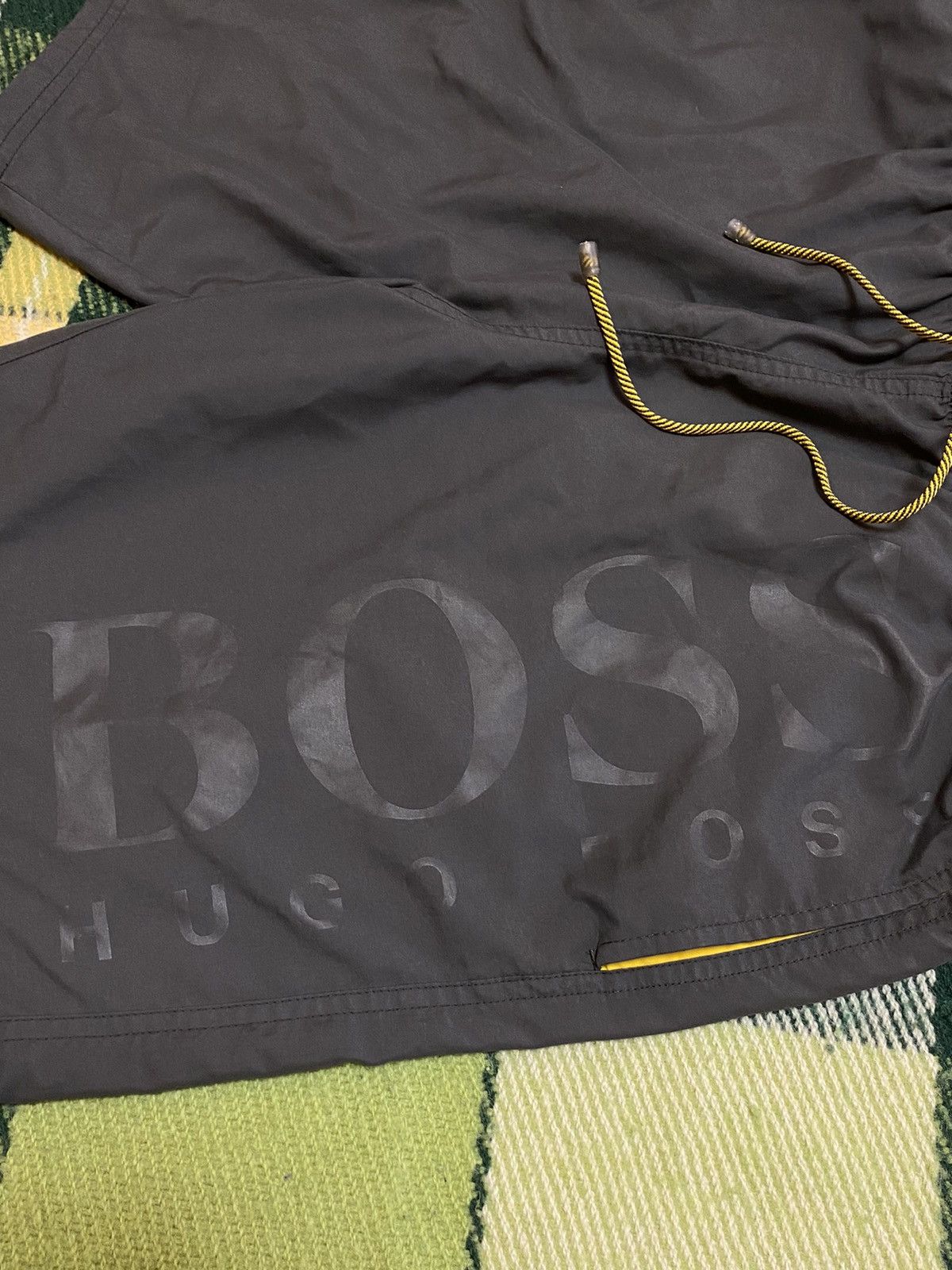 Hugo Boss Vintage Hugo Boss shorts streetwear y2k casual style size L Size US 34 / EU 50 - 3 Thumbnail