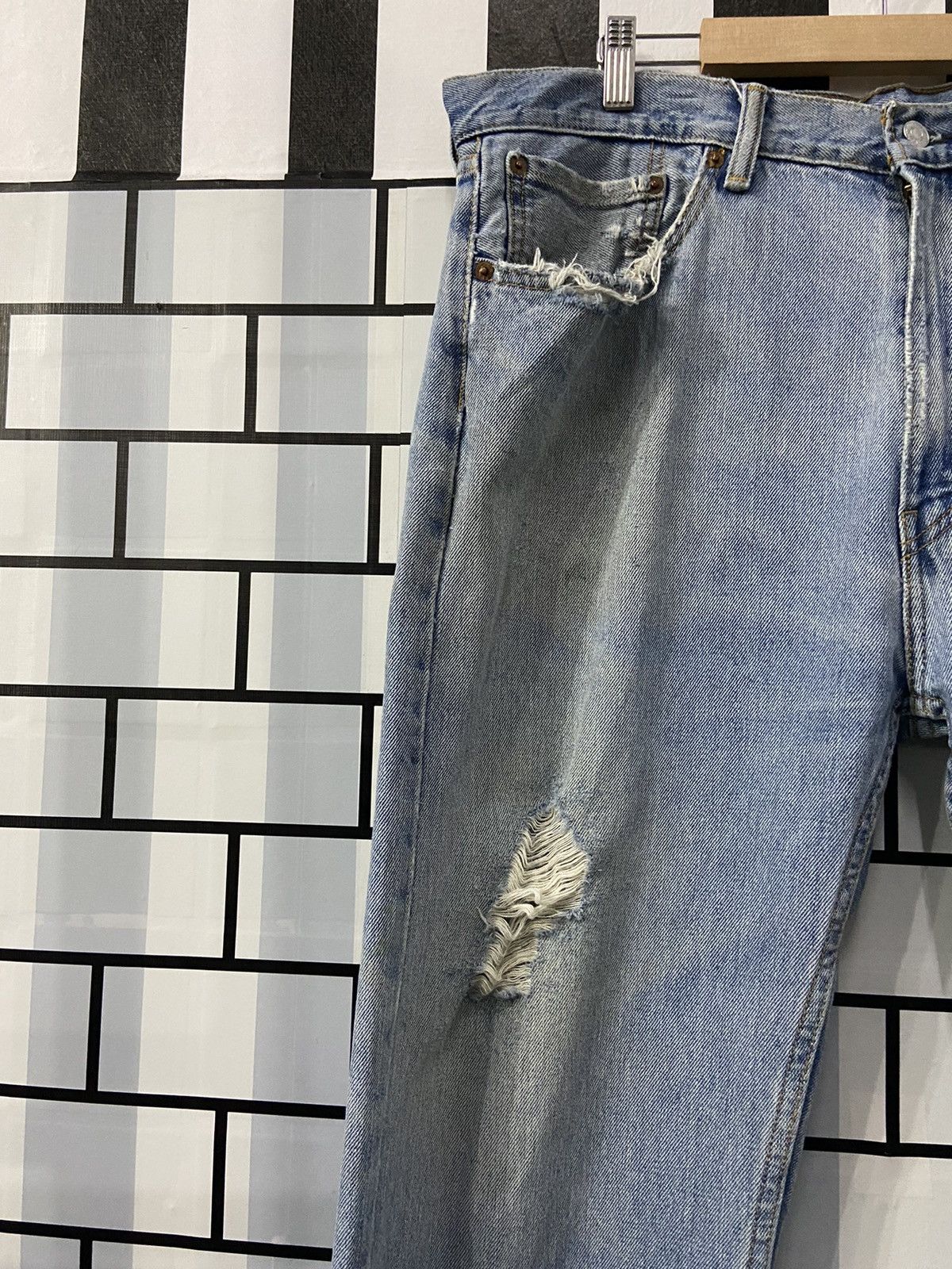 Levi's Vintage Levi’s 505 Light Wash Distressed Denim Pants Size US 38 / EU 54 - 8 Thumbnail