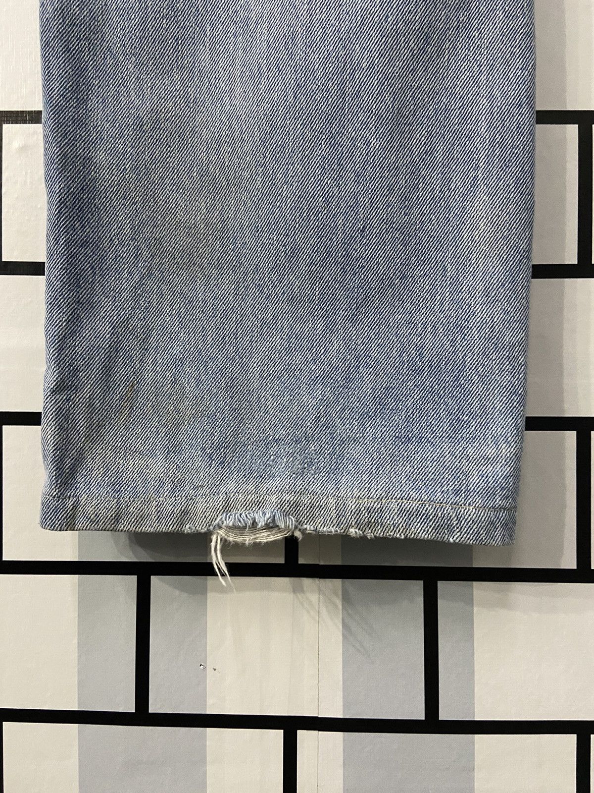 Levi's Vintage Levi’s 505 Light Wash Distressed Denim Pants Size US 38 / EU 54 - 15 Thumbnail