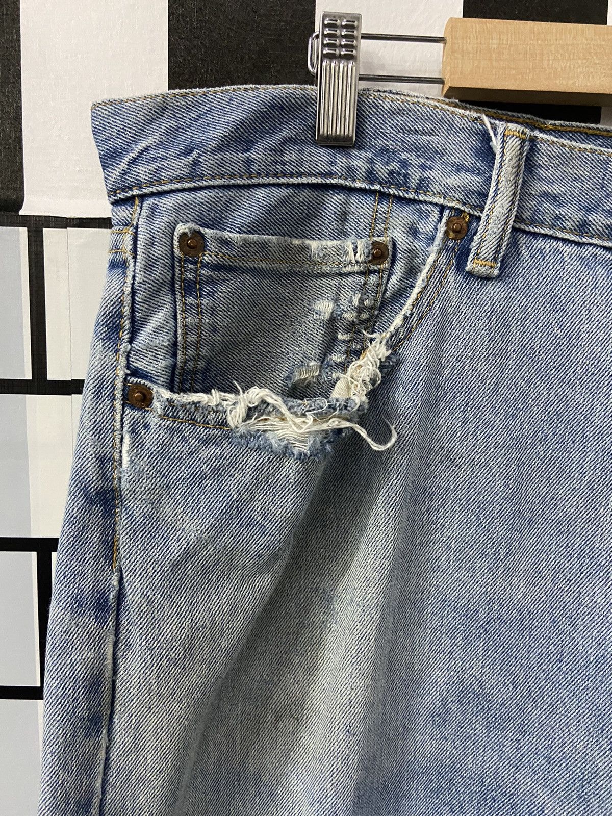 Levi's Vintage Levi’s 505 Light Wash Distressed Denim Pants Size US 38 / EU 54 - 10 Thumbnail