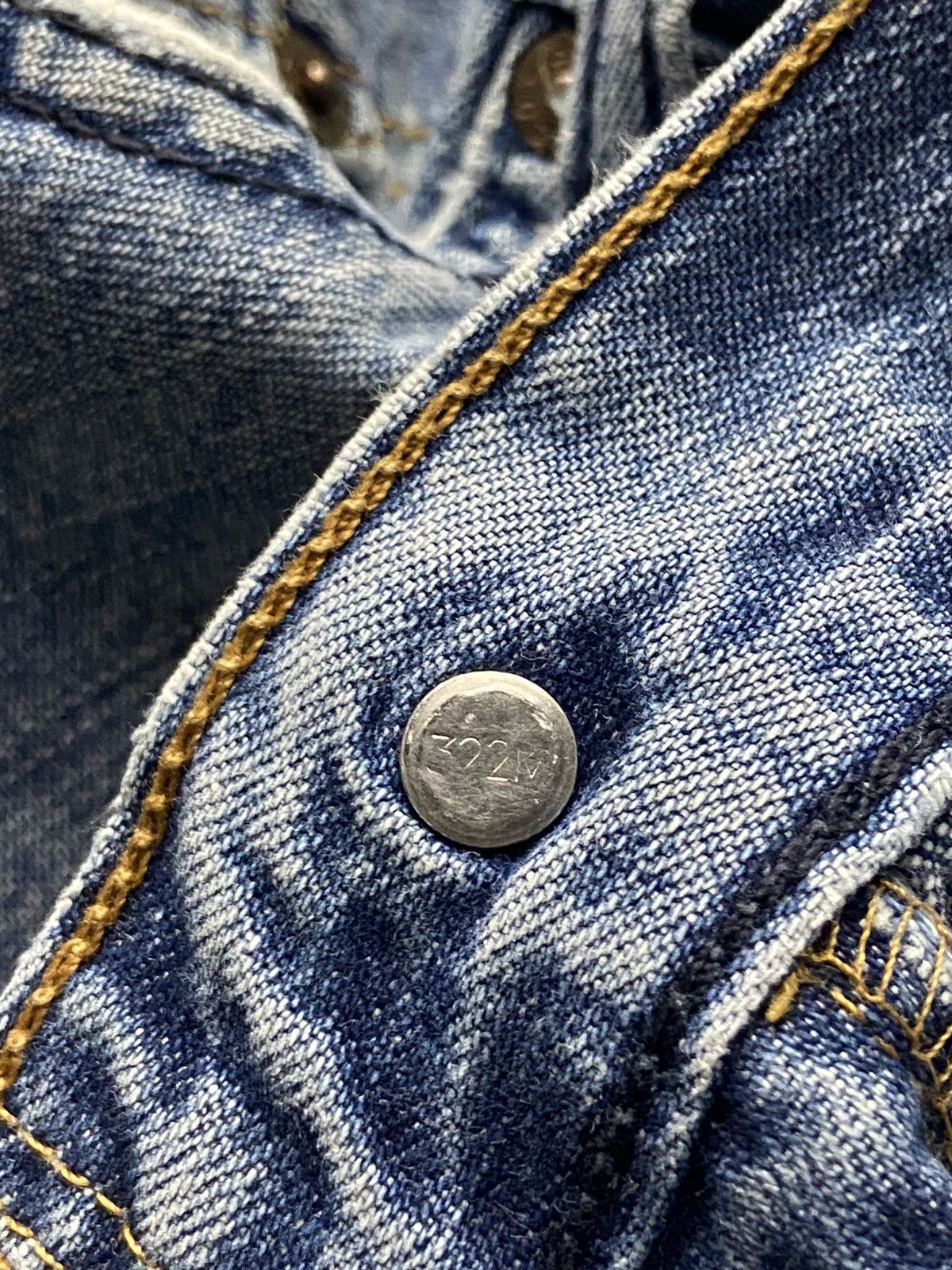 Levi's Vintage Levi’s 569 Dirty Faded Blue Denim Pants Size US 38 / EU 54 - 20 Thumbnail