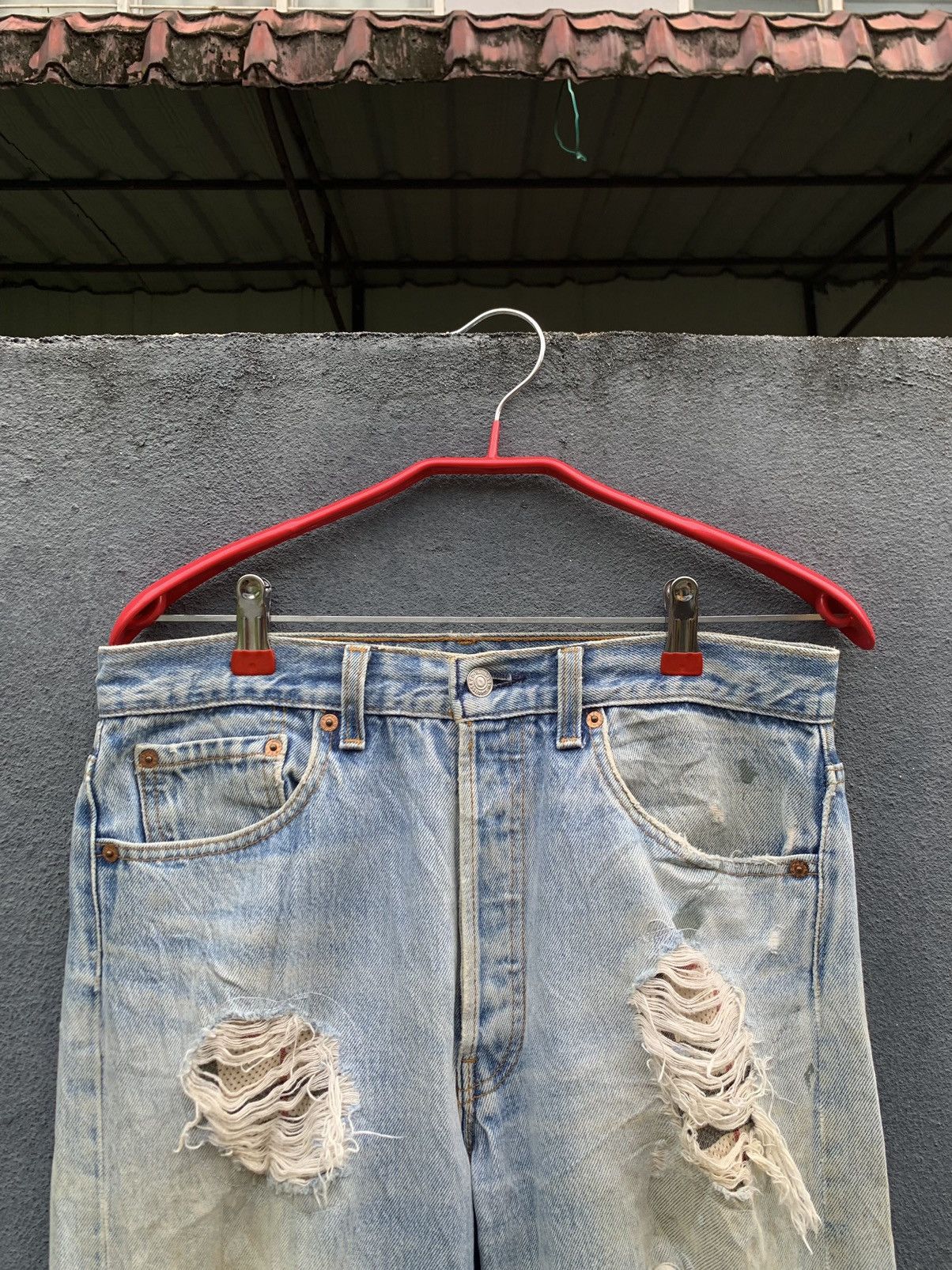 Levi's **rare**Vintage Levis 501 X BUZZ SPUNKY Distressed Denim Size US 32 / EU 48 - 9 Thumbnail