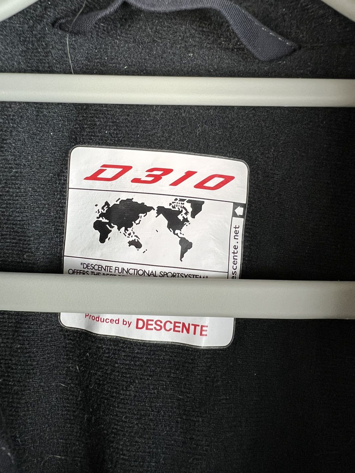 Descente Black/Red Descente Japanese brand winter snow ski jacket Size US L / EU 52-54 / 3 - 3 Thumbnail
