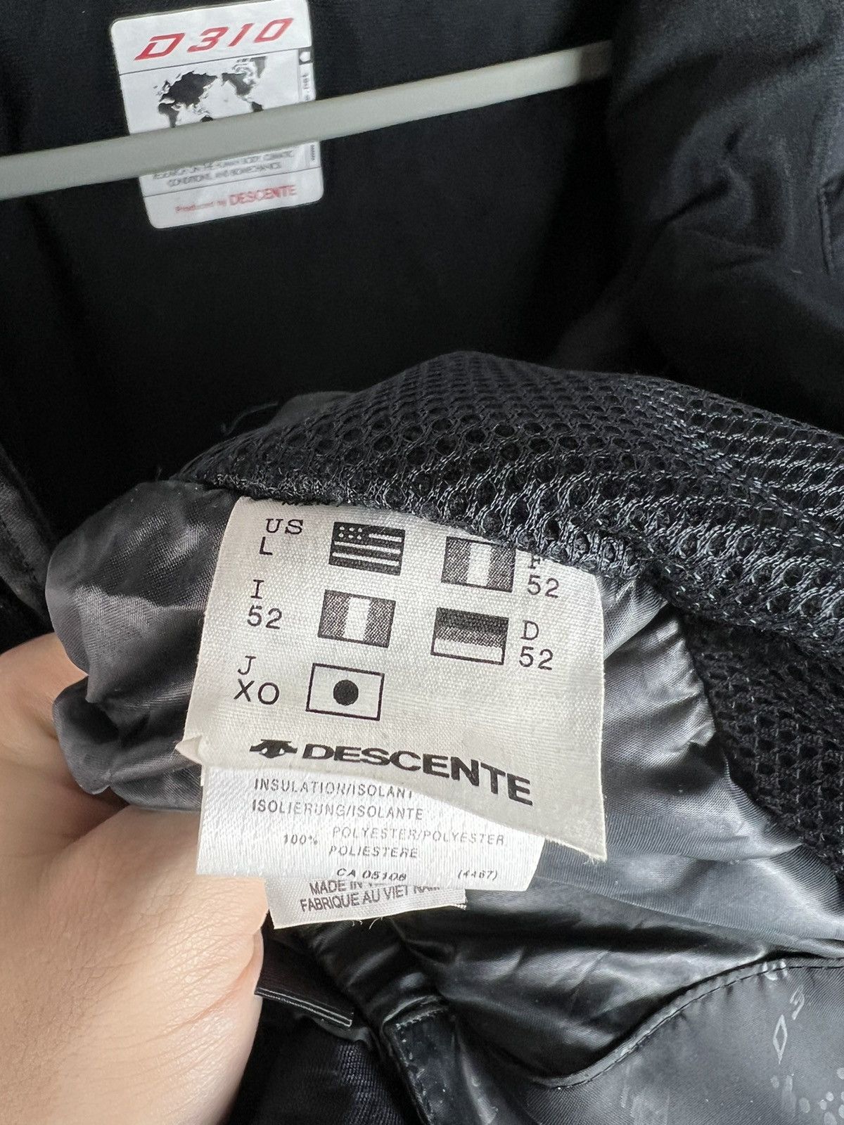 Descente Black/Red Descente Japanese brand winter snow ski jacket Size US L / EU 52-54 / 3 - 4 Thumbnail
