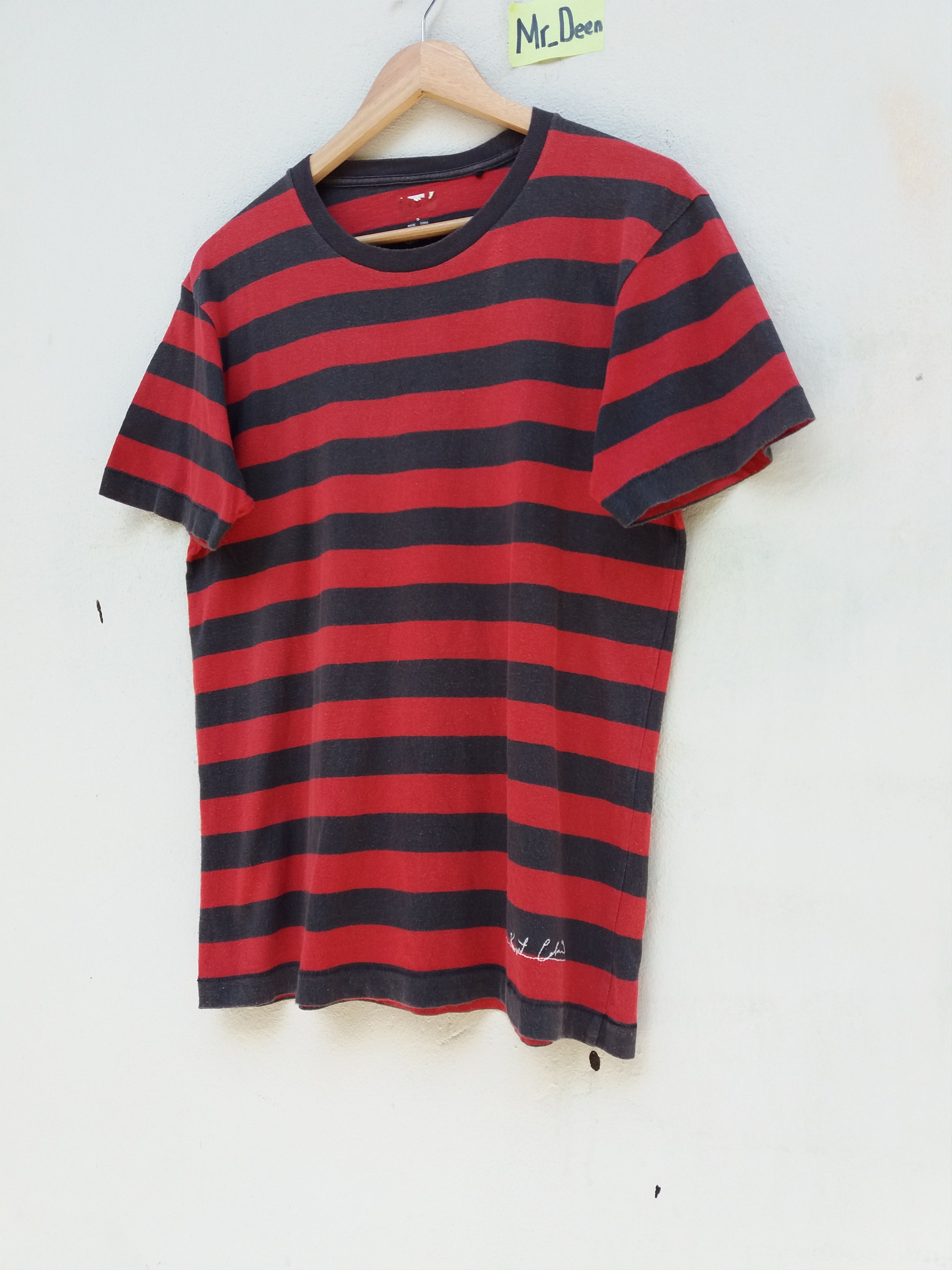 Uniqlo Vintage UNIQLO X Kurt Cobain T-shirt Size US S / EU 44-46 / 1 - 6 Thumbnail