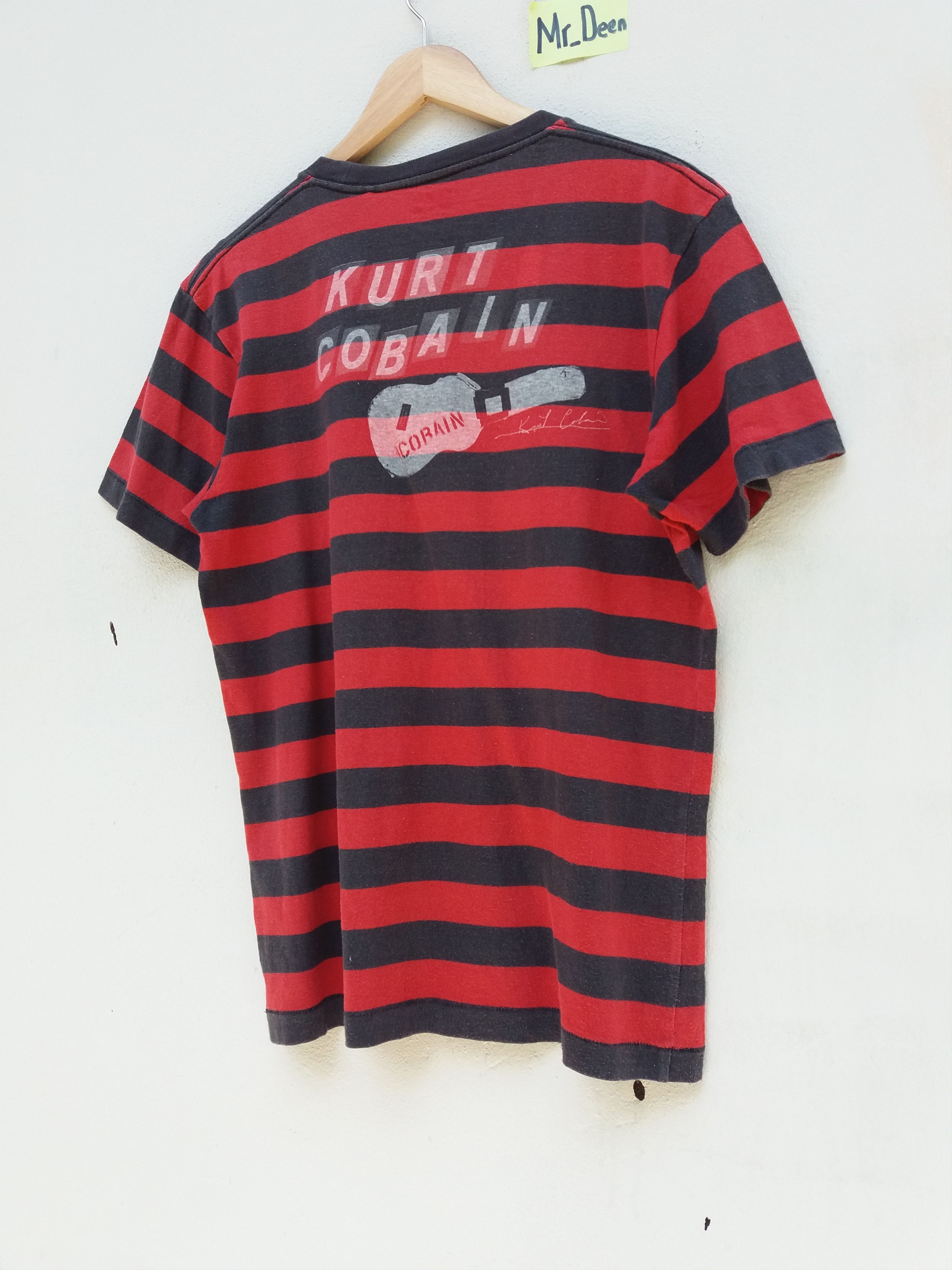 Uniqlo Vintage UNIQLO X Kurt Cobain T-shirt Size US S / EU 44-46 / 1 - 2 Thumbnail