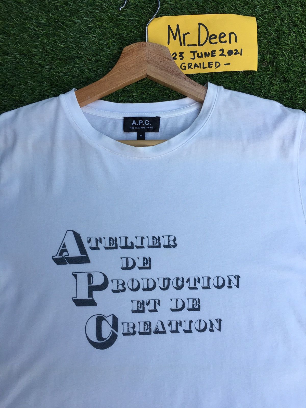 A.P.C. Rare A.P.C Big Logo Spellout Tshirt Size US S / EU 44-46 / 1 - 6 Thumbnail