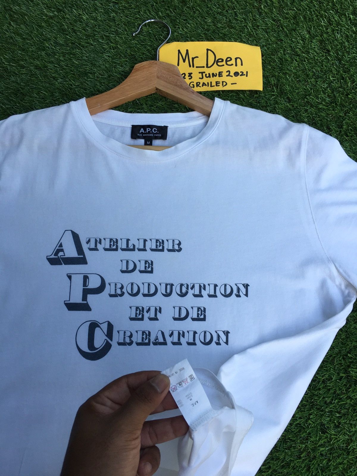 A.P.C. Rare A.P.C Big Logo Spellout Tshirt Size US S / EU 44-46 / 1 - 8 Thumbnail