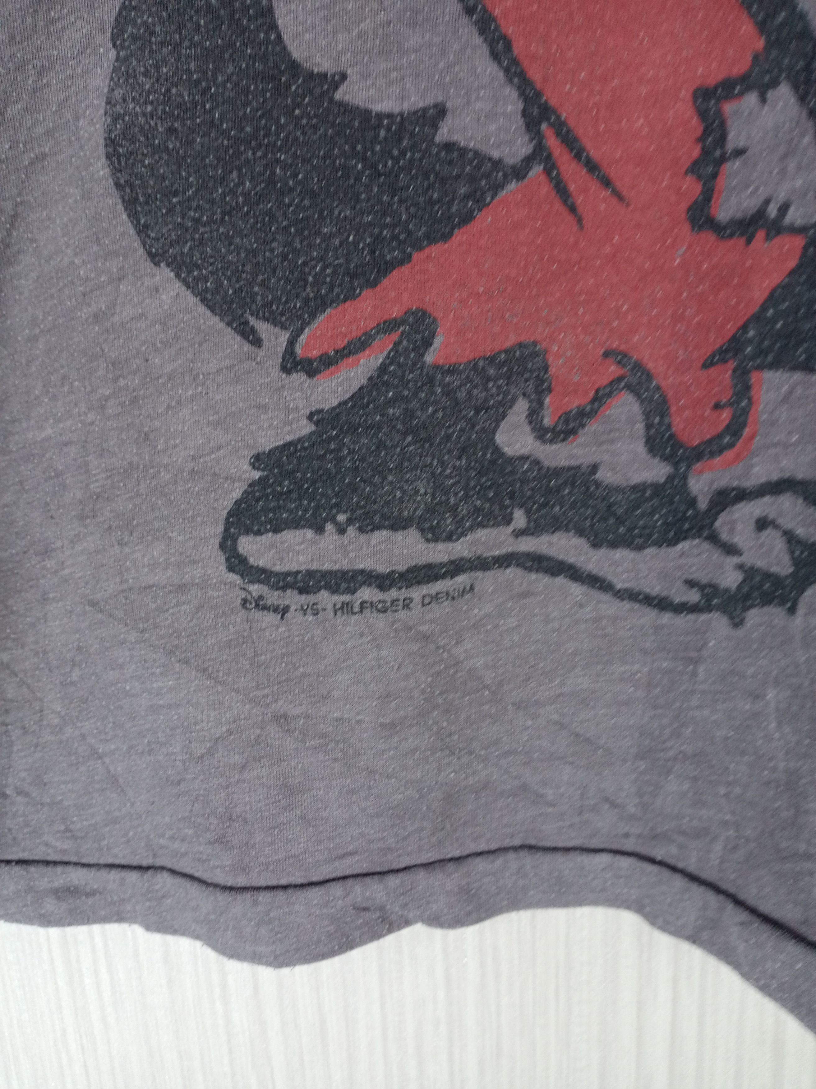 Tommy Hilfiger Rare Vintage Tommy Hilfiger X Big Bad Wolf Disney Tshirt Size US M / EU 48-50 / 2 - 8 Thumbnail