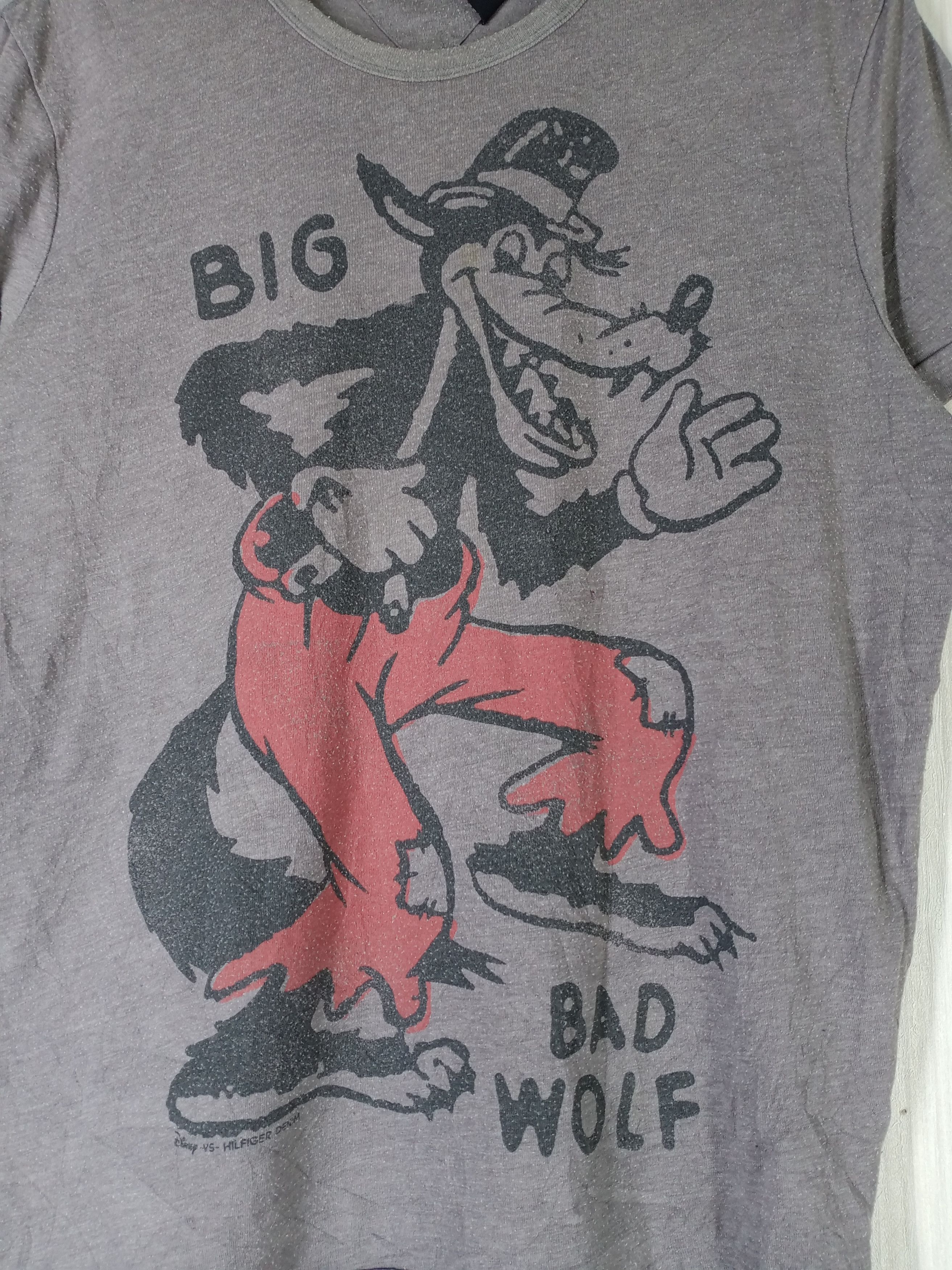 Tommy Hilfiger Rare Vintage Tommy Hilfiger X Big Bad Wolf Disney Tshirt Size US M / EU 48-50 / 2 - 3 Thumbnail