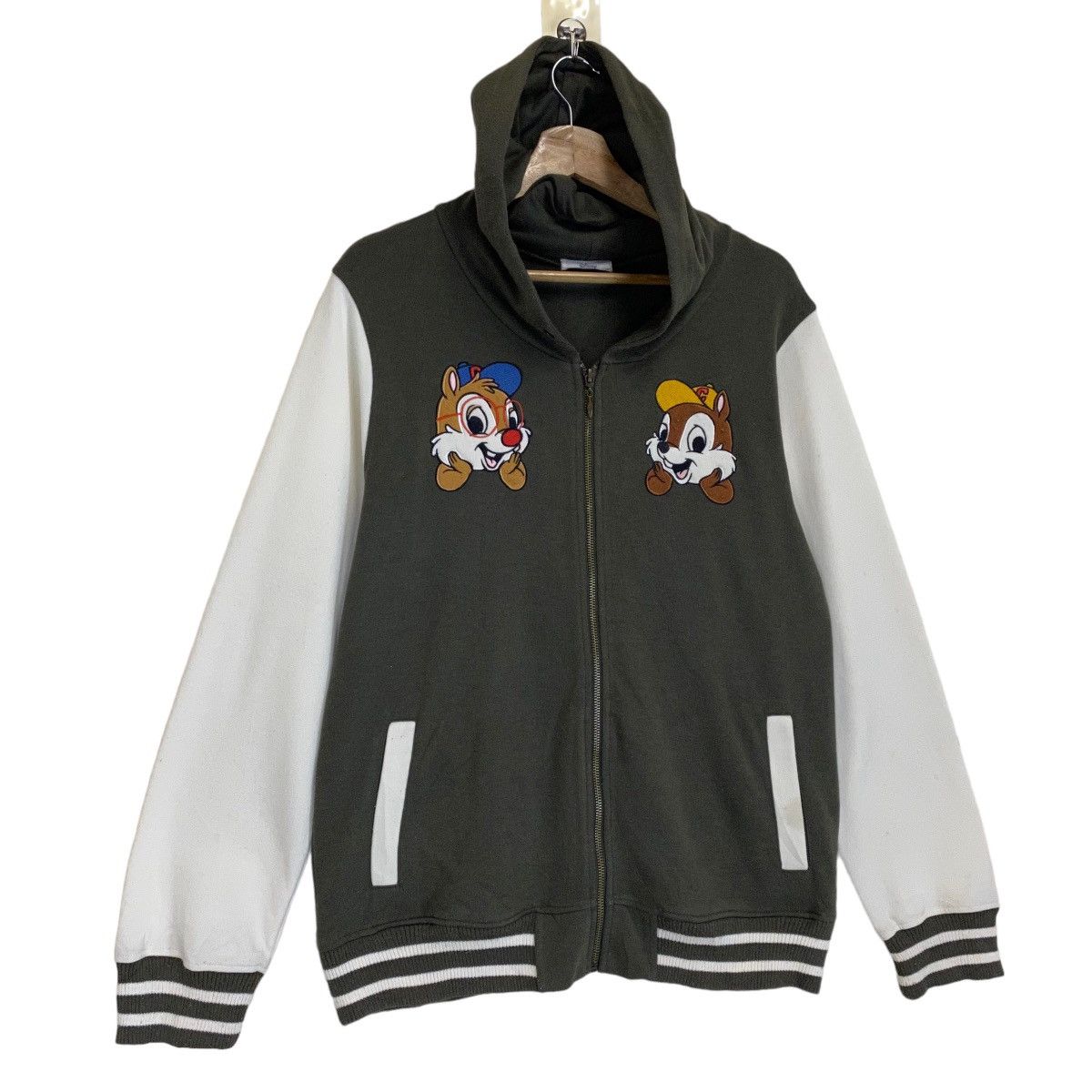 Disney × Vintage Vintage Chip N Dale Big Logo Crewneck Sweater Size L Size US L / EU 52-54 / 3 - 2 Thumbnail