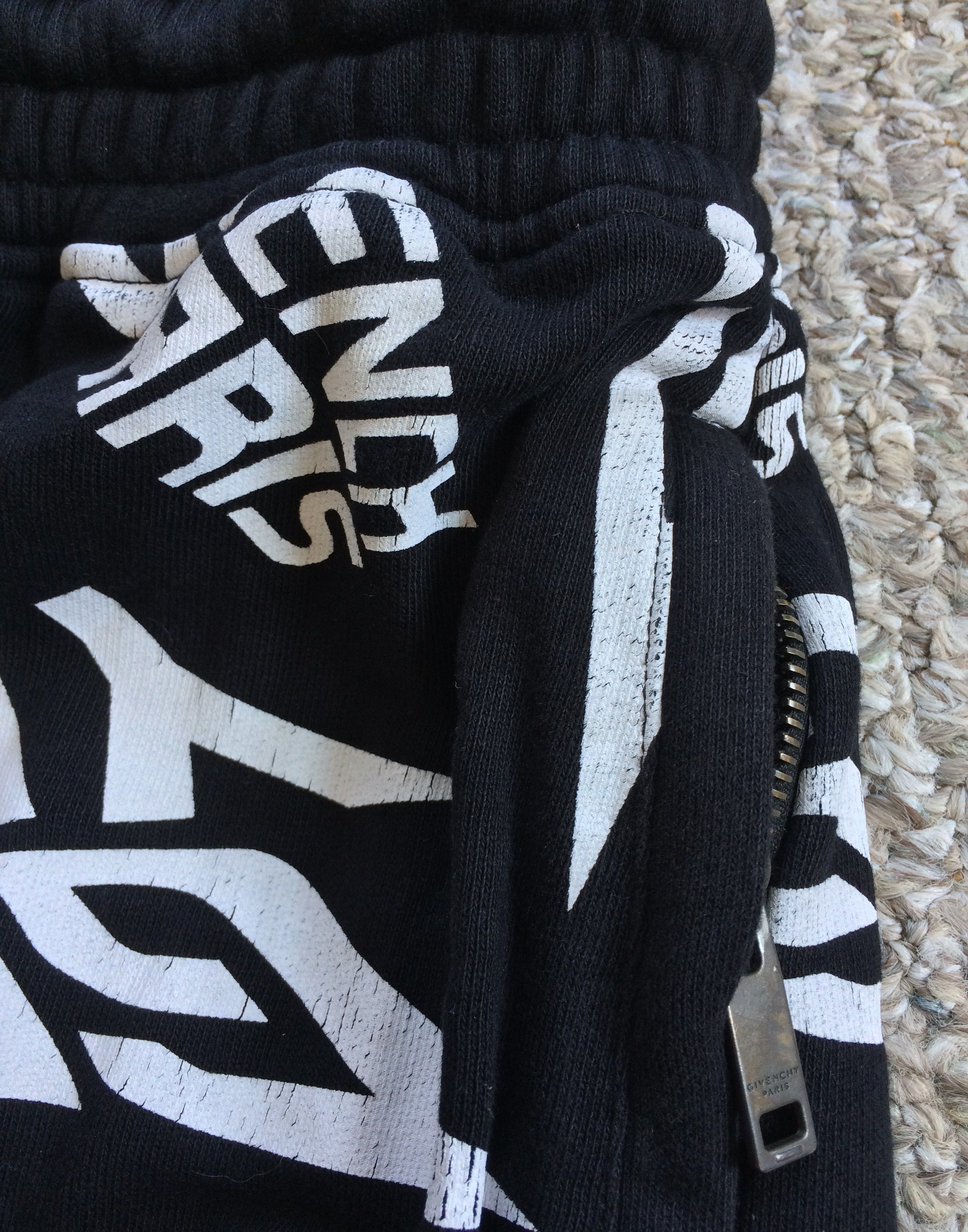 Givenchy Givenchy Paris Logo Sweat Shorts Size US 30 / EU 46 - 3 Thumbnail
