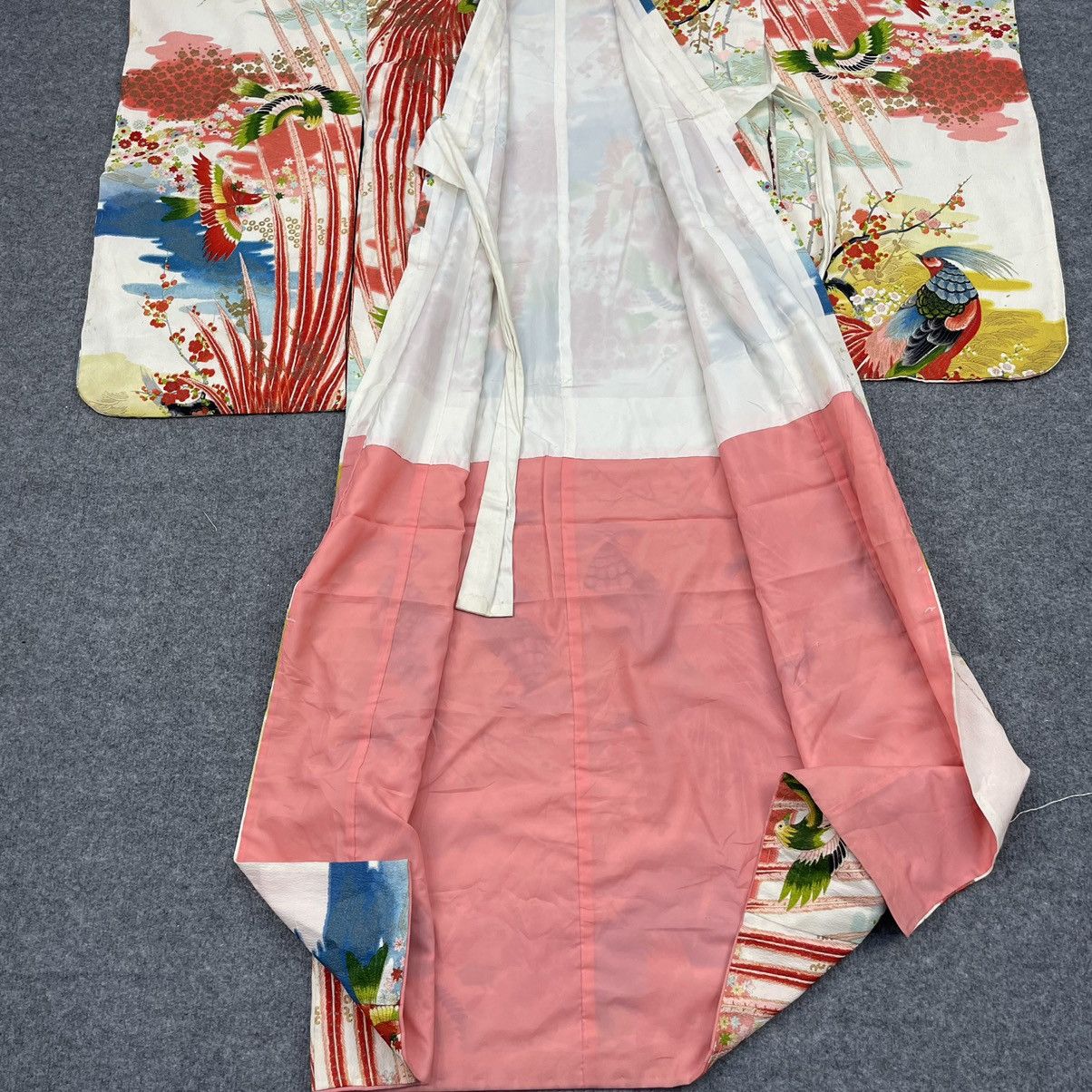 Japanese Brand × Vintage Vintage Japanese Traditional kimono Peacock Size S Size US S / EU 44-46 / 1 - 3 Thumbnail