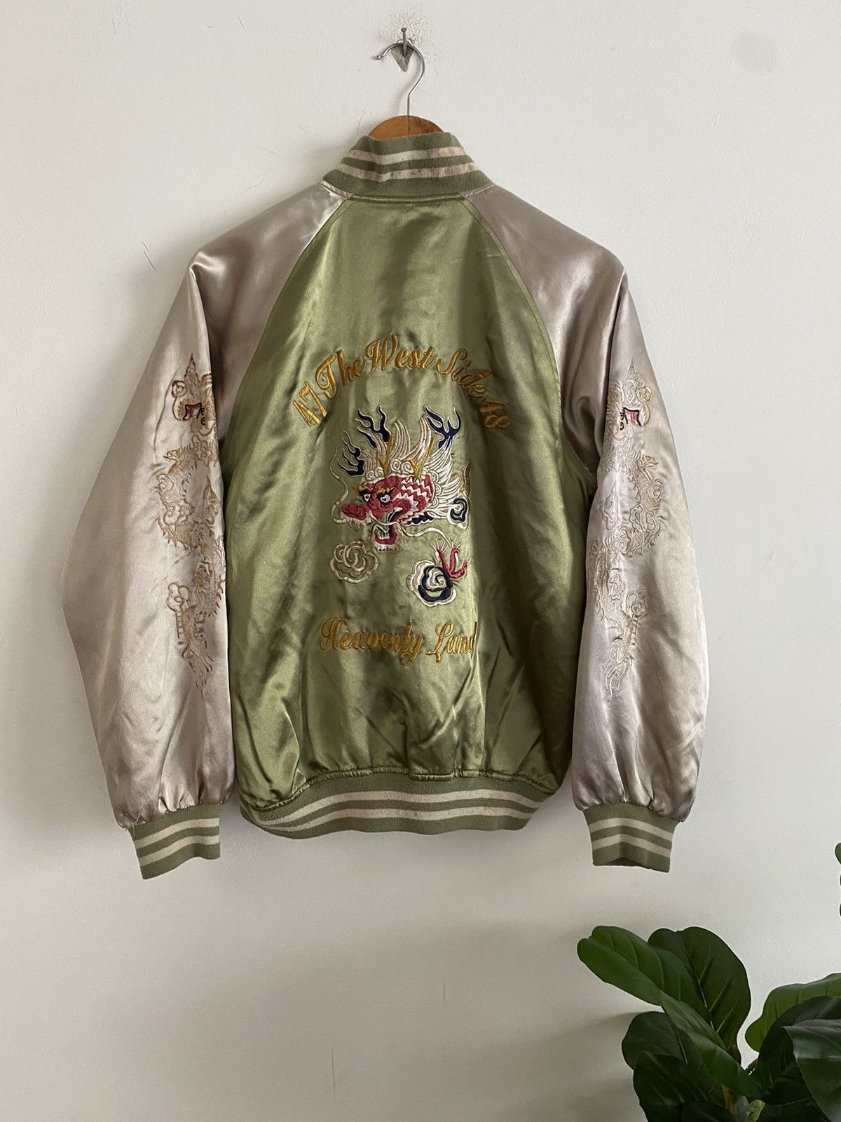 Blue Blue Japan 🇯🇵Rare Japanese Sukajan the west side dragon Size US M / EU 48-50 / 2 - 20 Thumbnail