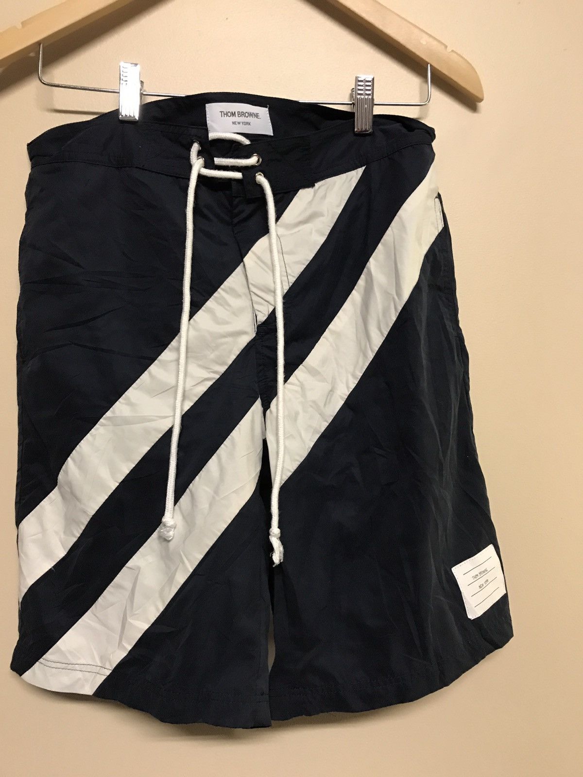 Thom Browne Thom Browne sz1 Board shorts swim trunks small Size US 30 / EU 46 - 1 Thumbnail