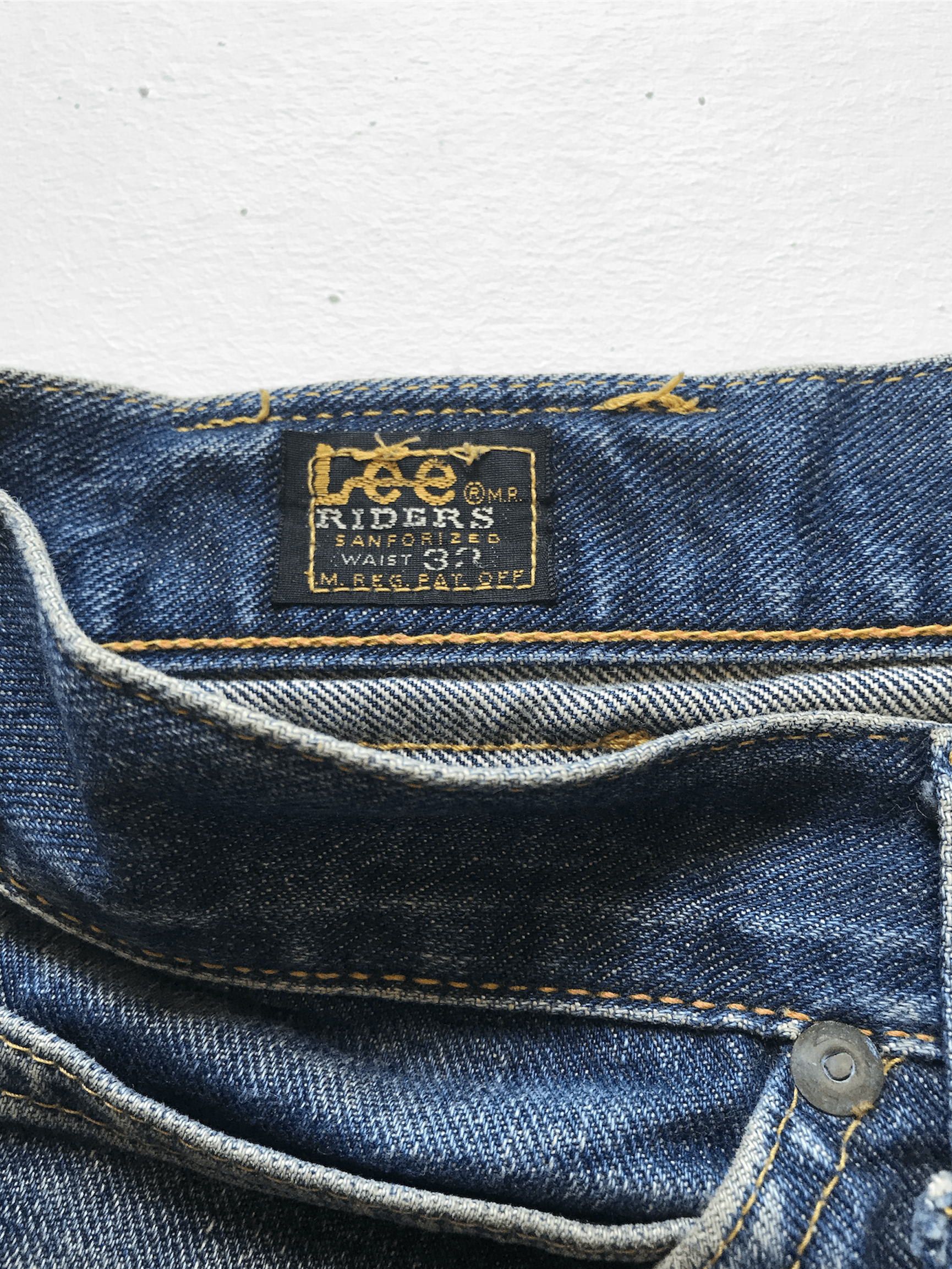 Lee × Vintage Vintage Distressed Lee Jeans Size US 33 - 7 Thumbnail