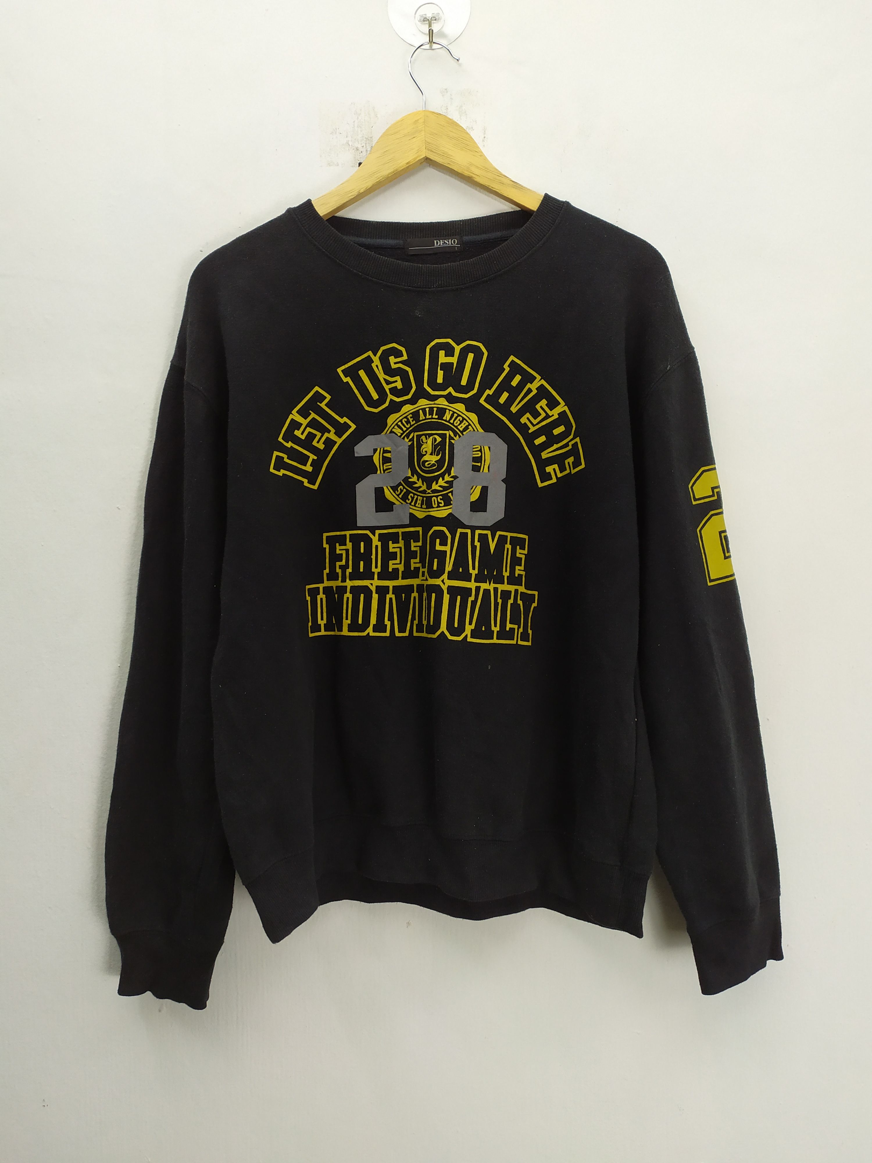 Japanese Brand DESIO LET US GO HERE FREE GAME SWEATSHIRT BIG LOGO Size US L / EU 52-54 / 3 - 1 Thumbnail