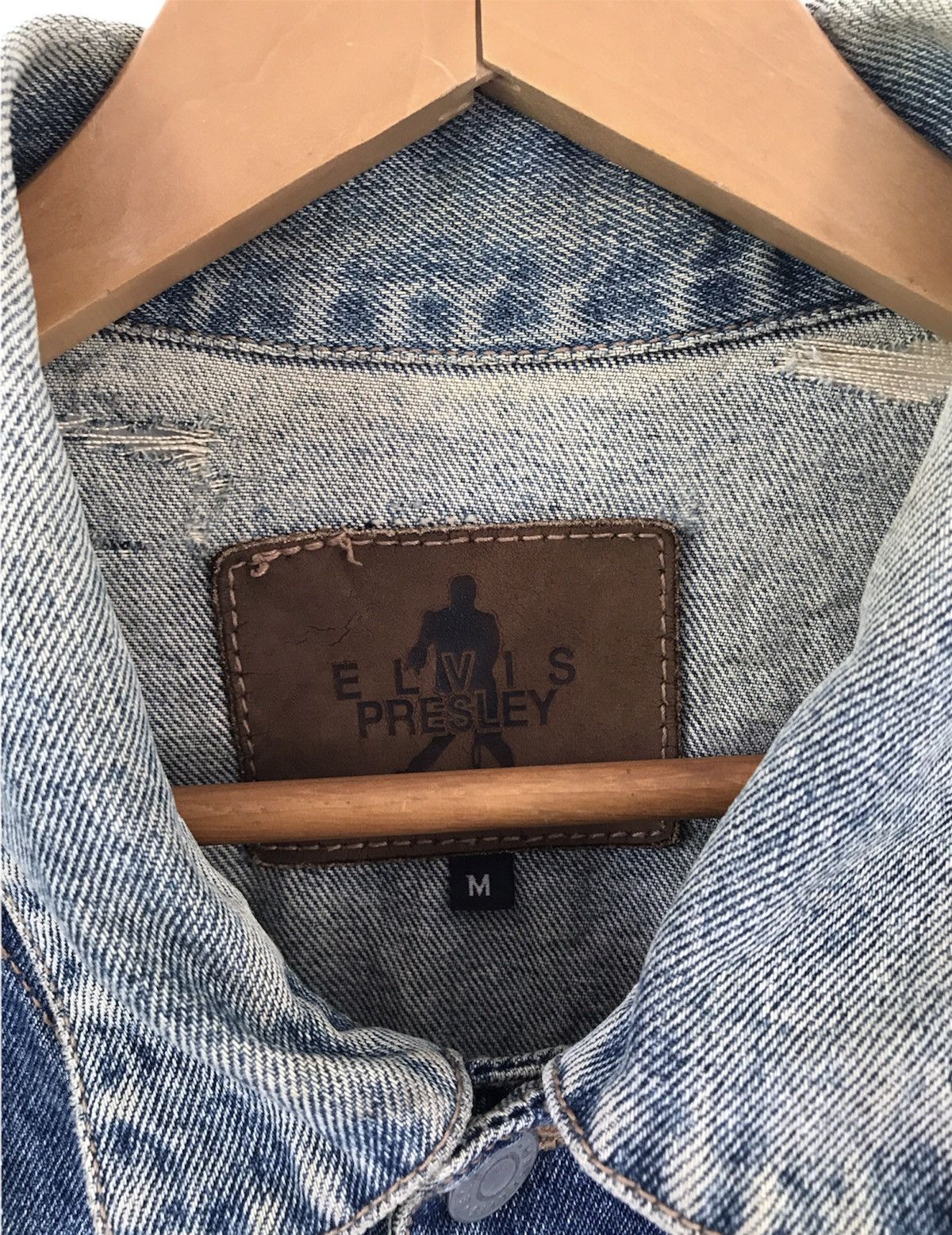 Vintage Vintage Elvis Presley Distressed Denim Jacket Size US M / EU 48-50 / 2 - 6 Thumbnail