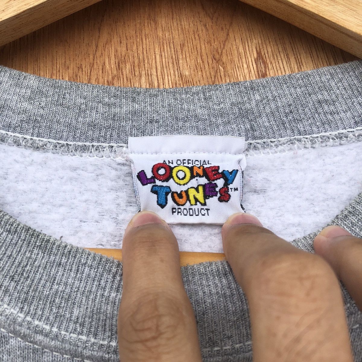 Vintage Vintage 90s looney tunes tweety sweatshirt crewneck Size US XL / EU 56 / 4 - 6 Thumbnail