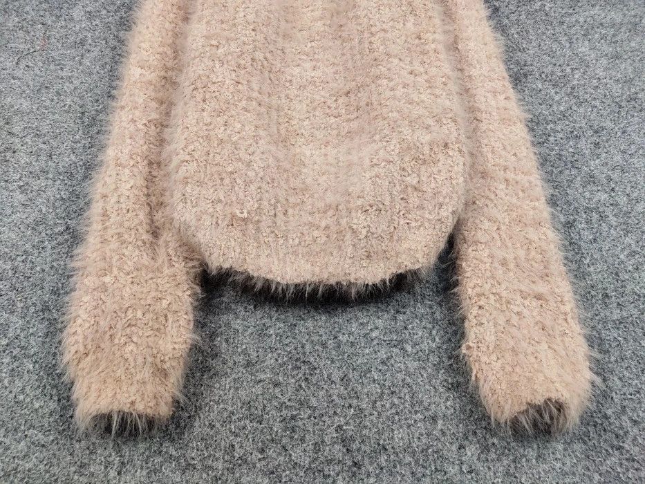 Japanese Brand Vintage Japanese Beige Mohair Style Fuzzy Crewneck Sweater Size US S / EU 44-46 / 1 - 4 Thumbnail