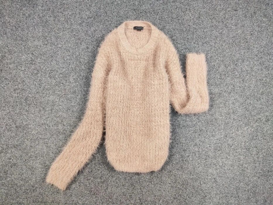 Japanese Brand Vintage Japanese Beige Mohair Style Fuzzy Crewneck Sweater Size US S / EU 44-46 / 1 - 7 Thumbnail