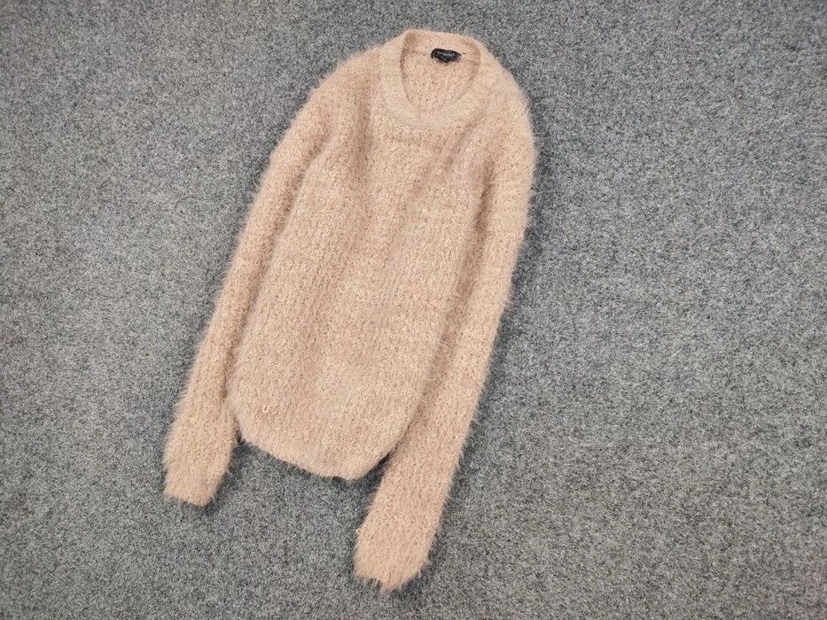 Japanese Brand Vintage Japanese Beige Mohair Style Fuzzy Crewneck Sweater Size US S / EU 44-46 / 1 - 2 Thumbnail