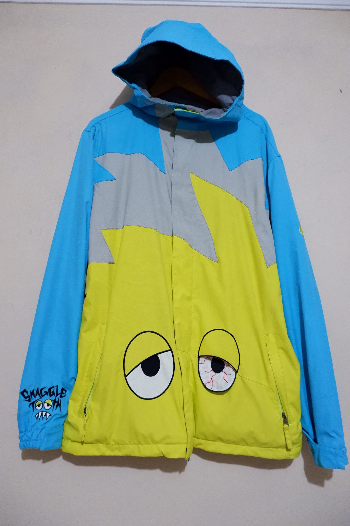 image of 686 Snaggle Tooth Jacket Limited Edition in Lime, Men's (Size XL)
