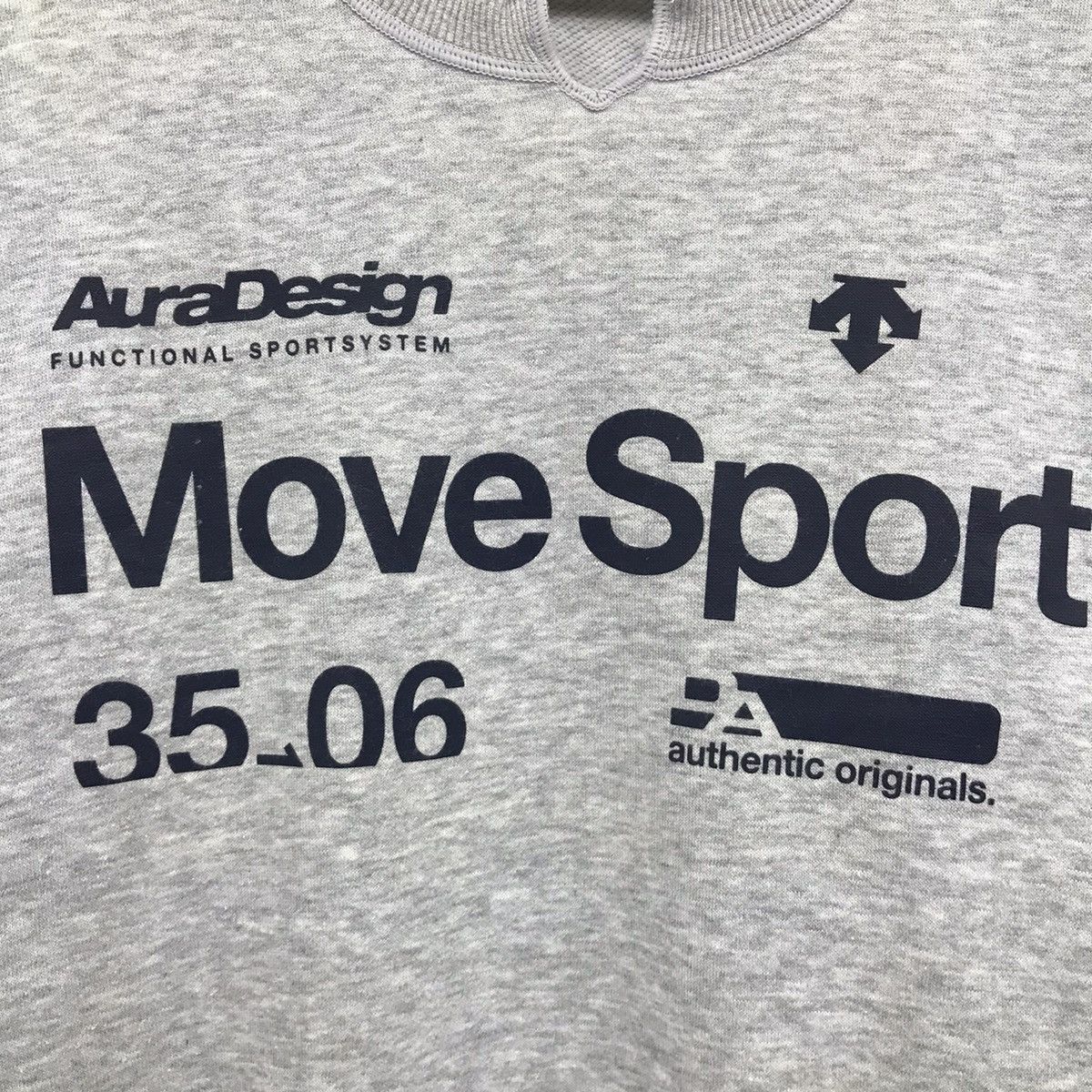 Descente × Japanese Brand Vintage Descente Aura Design Move Sport Sweatshirt Size US L / EU 52-54 / 3 - 3 Thumbnail
