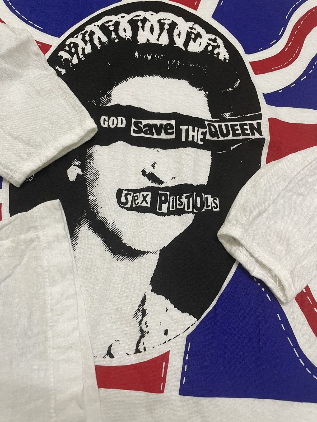 Band Tees Vintage 80s Sex Pistols God Save The Queen Elizabeth ii Tees Size US M / EU 48-50 / 2 - 5 Thumbnail