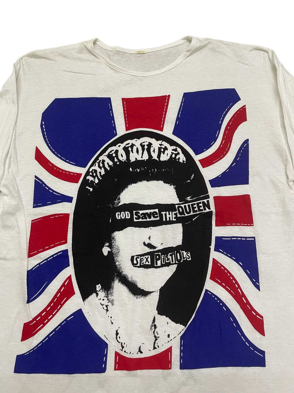 Band Tees Vintage 80s Sex Pistols God Save The Queen Elizabeth ii Tees Size US M / EU 48-50 / 2 - 2 Thumbnail