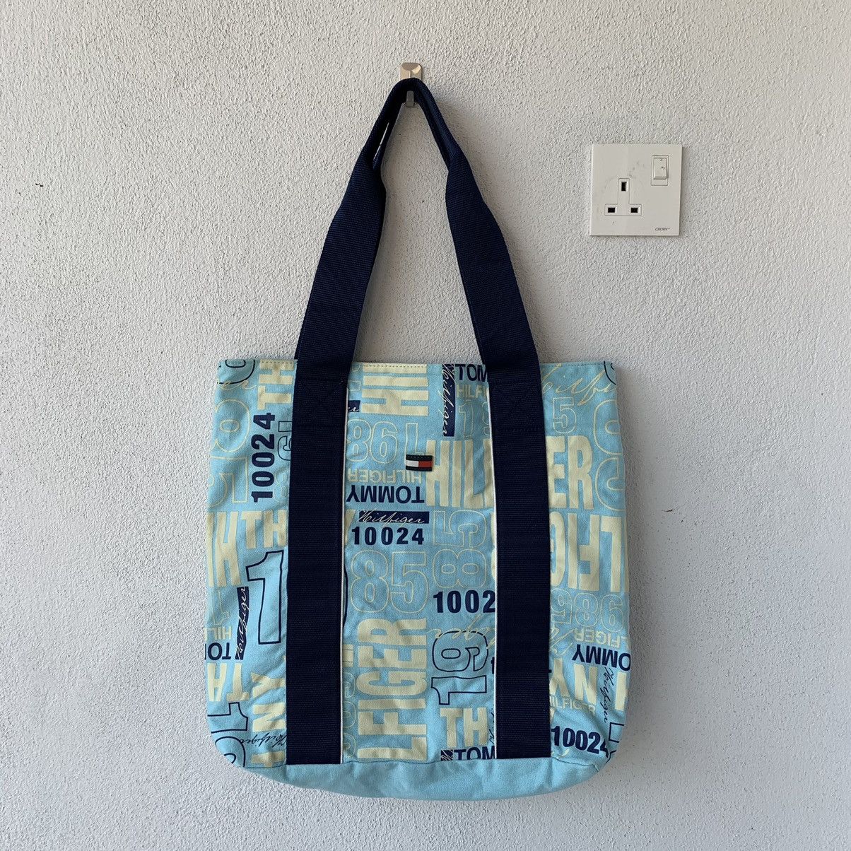 Designer × Tommy Hilfiger TOMMY HILFIGER tote bag.. fullprint design.. Size ONE SIZE - 1 Thumbnail