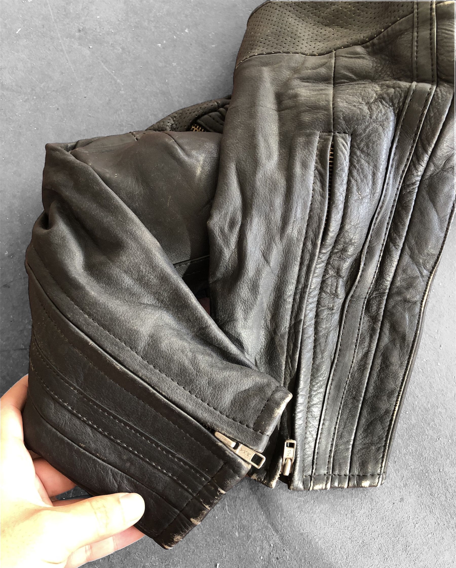 Vintage RARE🔥VINTAGE GIULIO LEATHER RACING SUIT Size US 31 - 12 Thumbnail