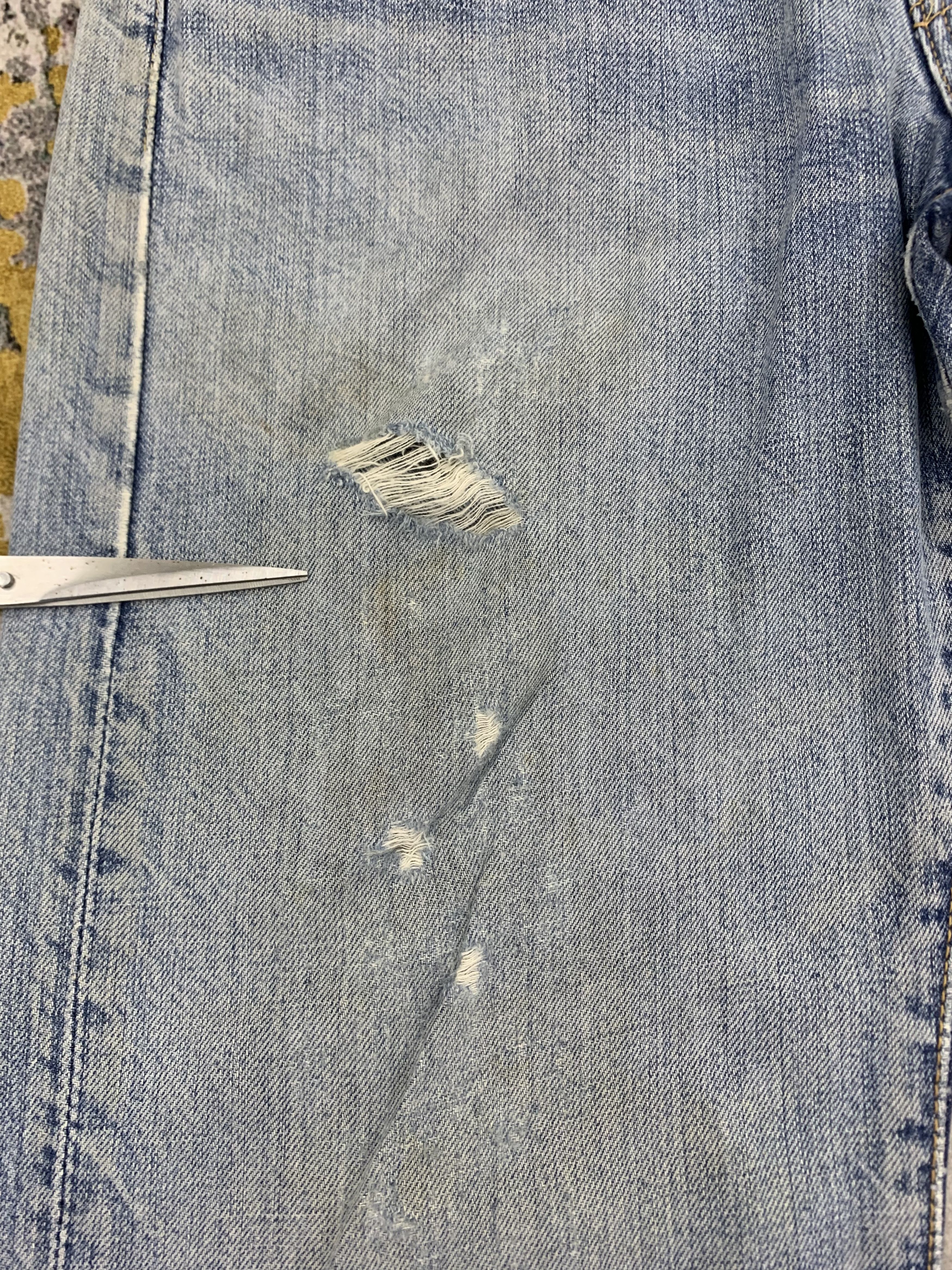 Levi's Vintage Levi's 501 Denim 32x32 Ripped Light Wash Faded Size US 32 / EU 48 - 6 Thumbnail