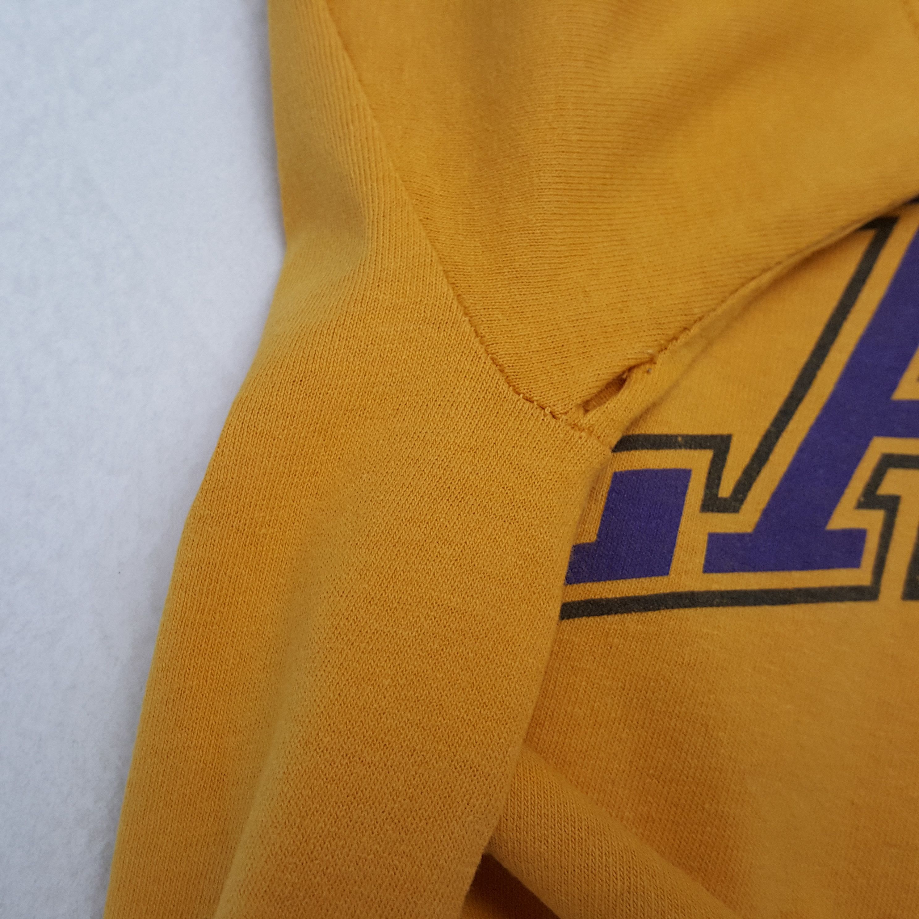 NBA × Vintage Vintage LOS ANGELES LAKERS American Basketball NBA T-Shirts Size US L / EU 52-54 / 3 - 9 Thumbnail