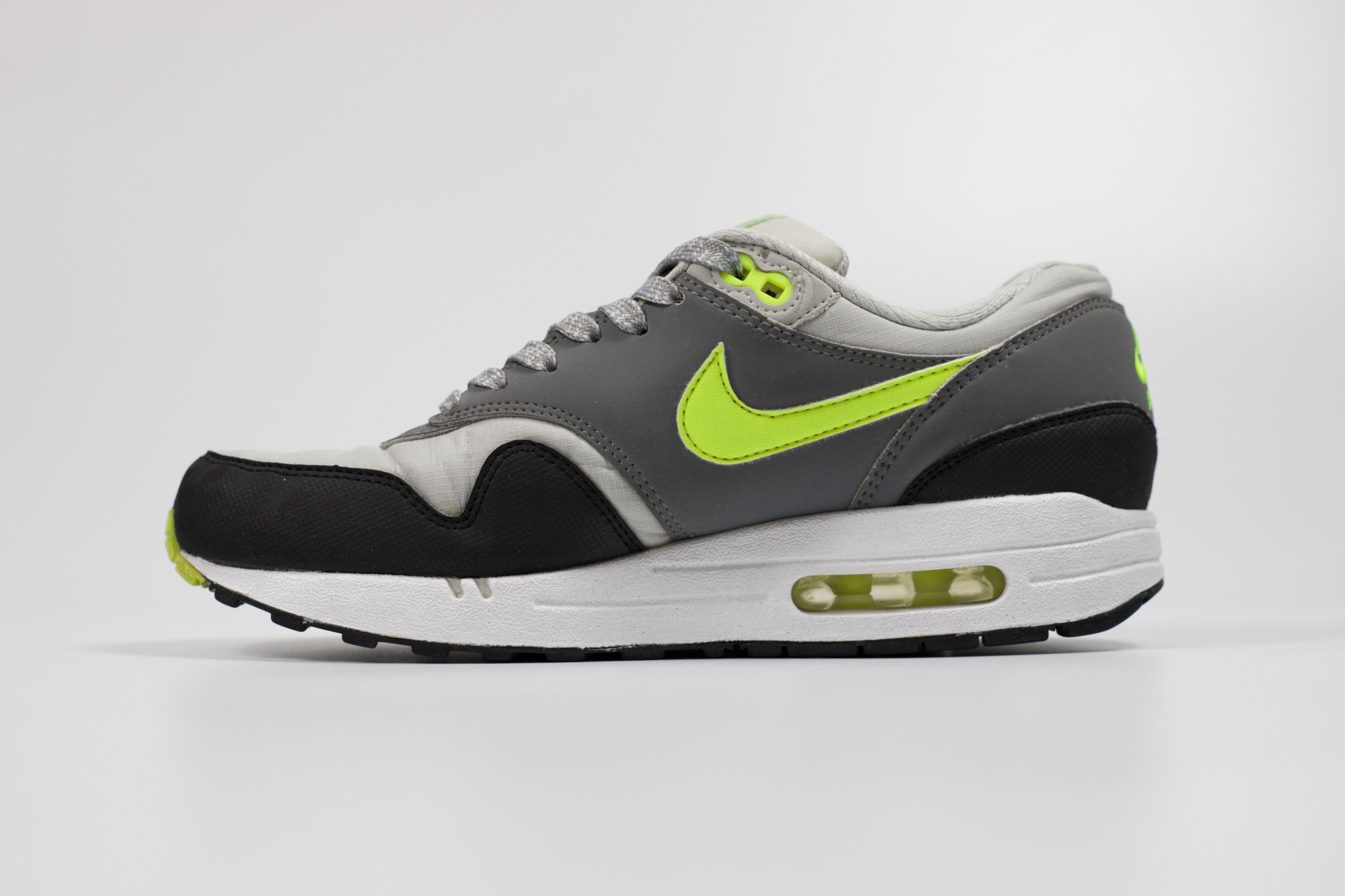 Nike 2013 Nike Air Max 1 Essential "Neon" Size US 7 / EU 40 - 8 Thumbnail