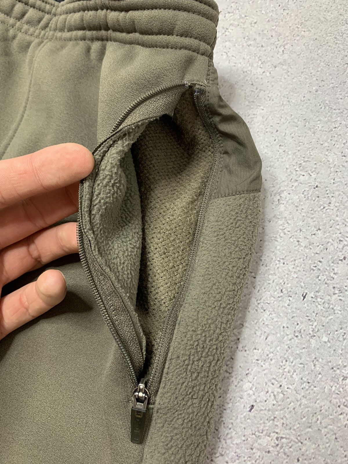 Nike ACG Vintage Nike ACG Fleece Sweatpants Therma Fit Size US 36 / EU 52 - 10 Thumbnail