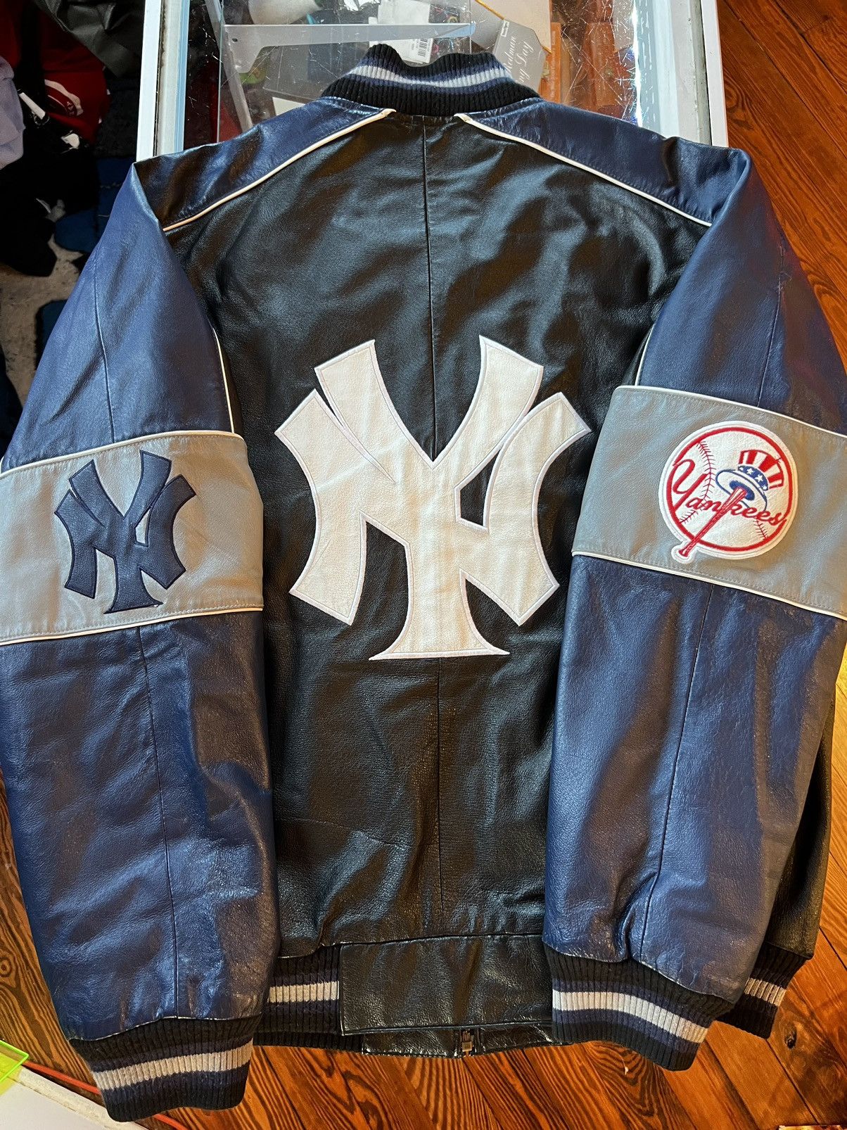 Vintage one of a kind Yankees leather jacket 🤍 main image 0