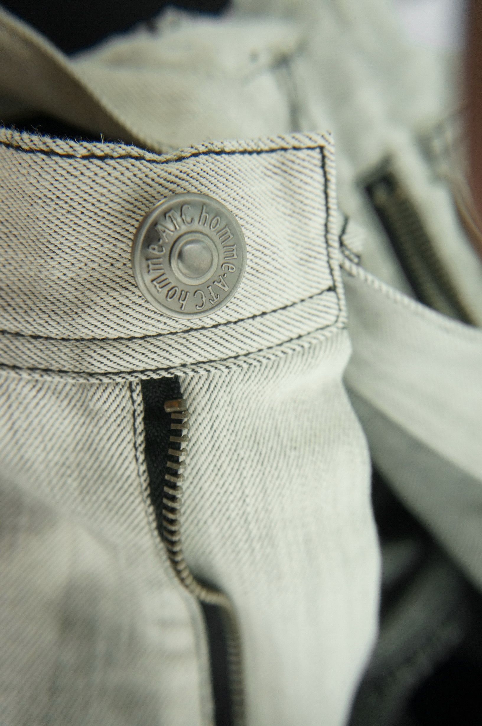 Japanese Brand Vintage! IN THE ATTIC Distressed Worn Low Rise Jeans Size US 31 - 21 Thumbnail