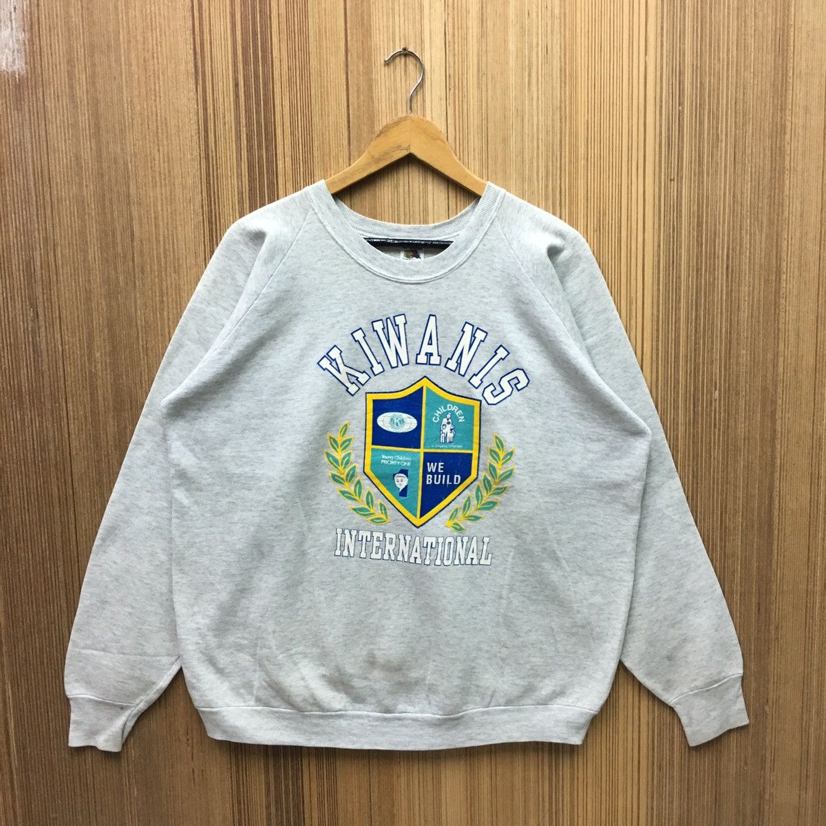 Fruit Of The Loom × Japanese Brand Vintage 90s Kiwanis international Sweatshirt Size US L / EU 52-54 / 3 - 1 Thumbnail
