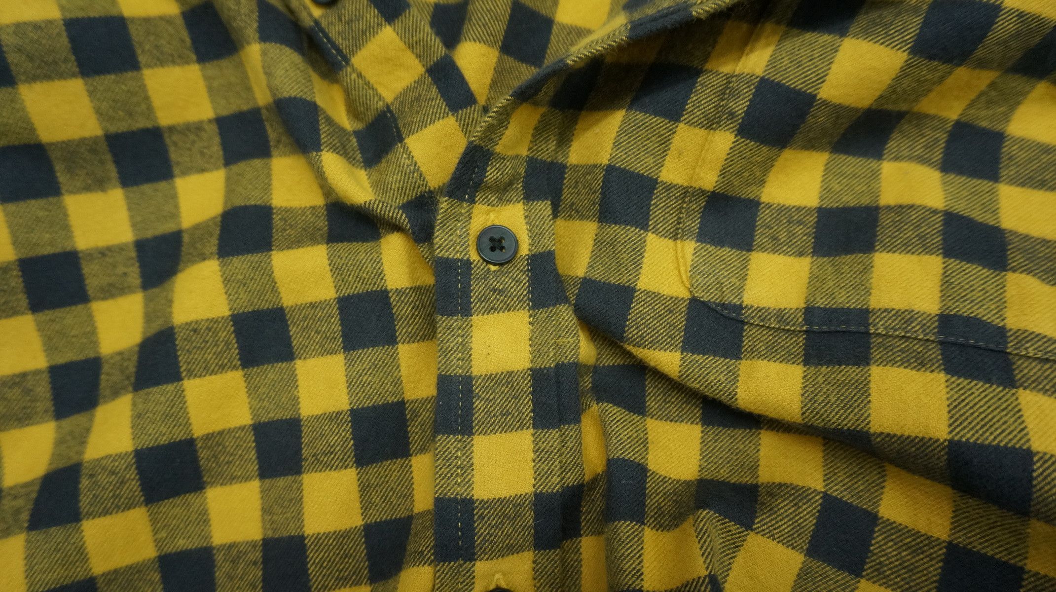 Flannel GU Plaid Check Flannel Long Sleve Button Ups Size US L / EU 52-54 / 3 - 15 Thumbnail