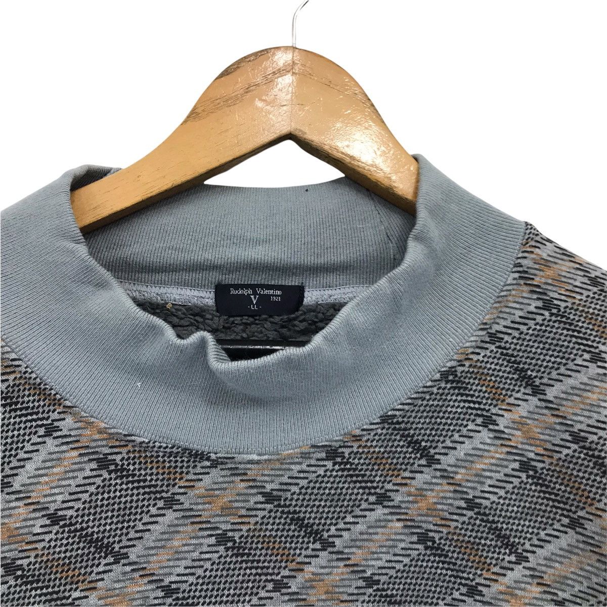 Designer × Valentino × Vintage Vintage Rudolph Valentino Nice Design Sweatshirt Size US L / EU 52-54 / 3 - 3 Thumbnail