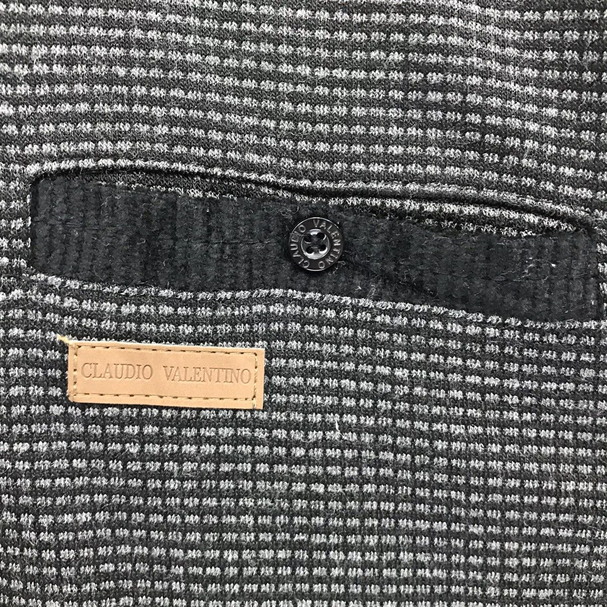 Designer × Valentino × Vintage Vintage Claudio Valentino Small Logo Sweatshirt Size US M / EU 48-50 / 2 - 3 Thumbnail