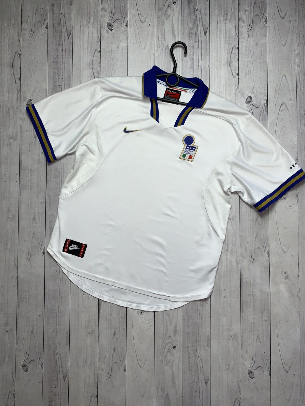Pre-owned Nike X Soccer Jersey Vintage Soccer Jersey Nike Italy Size M/l In White