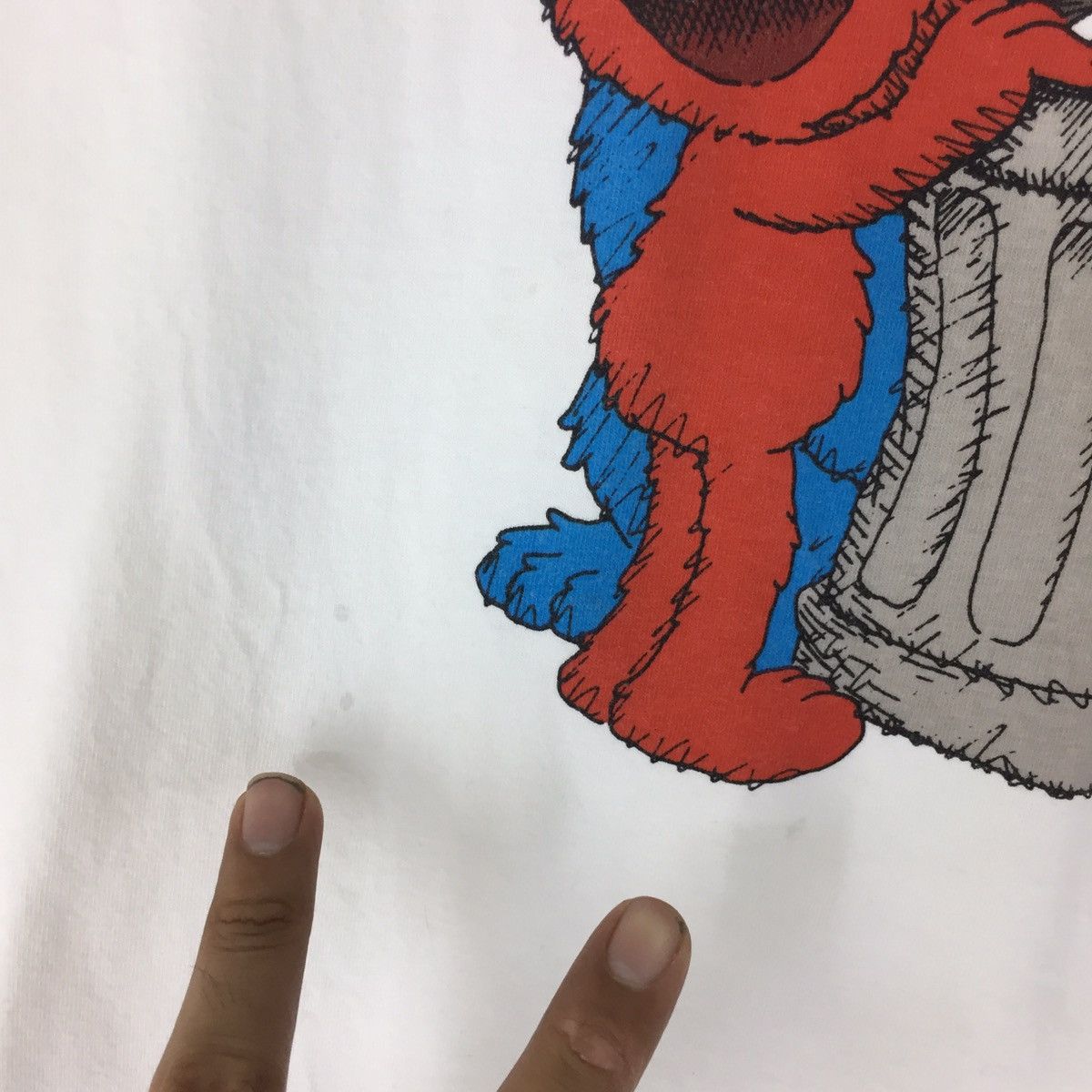 Kaws × Uniqlo Rare Collabration Size US M / EU 48-50 / 2 - 3 Thumbnail