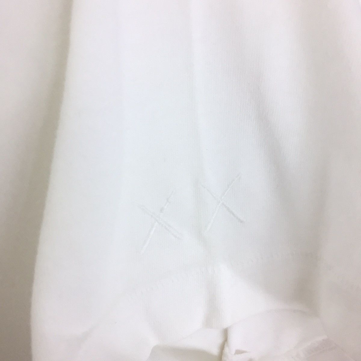 Kaws × Uniqlo Rare Collabration Size US M / EU 48-50 / 2 - 5 Thumbnail