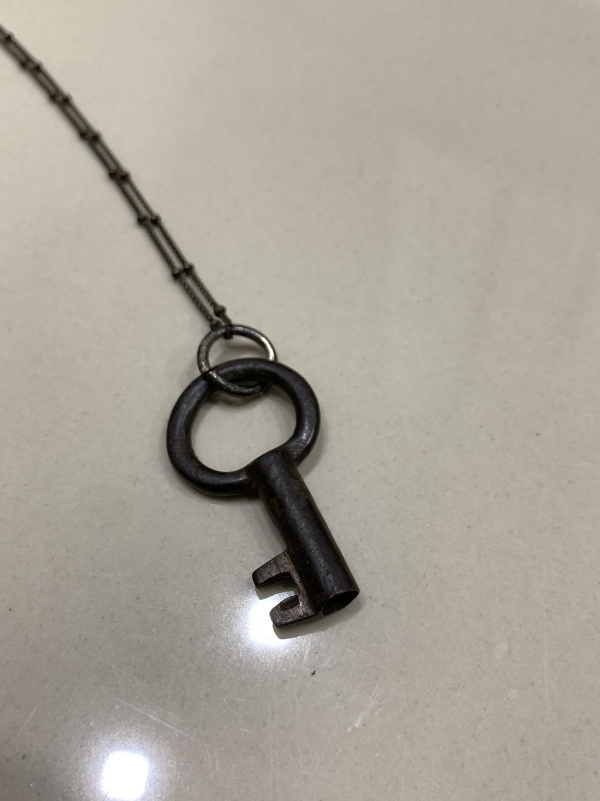 Designer × Jewelry VINTAGE ERIC & LYDIE PARIS OLD HANDCUFF KEY NECKLACE Size ONE SIZE - 4 Thumbnail