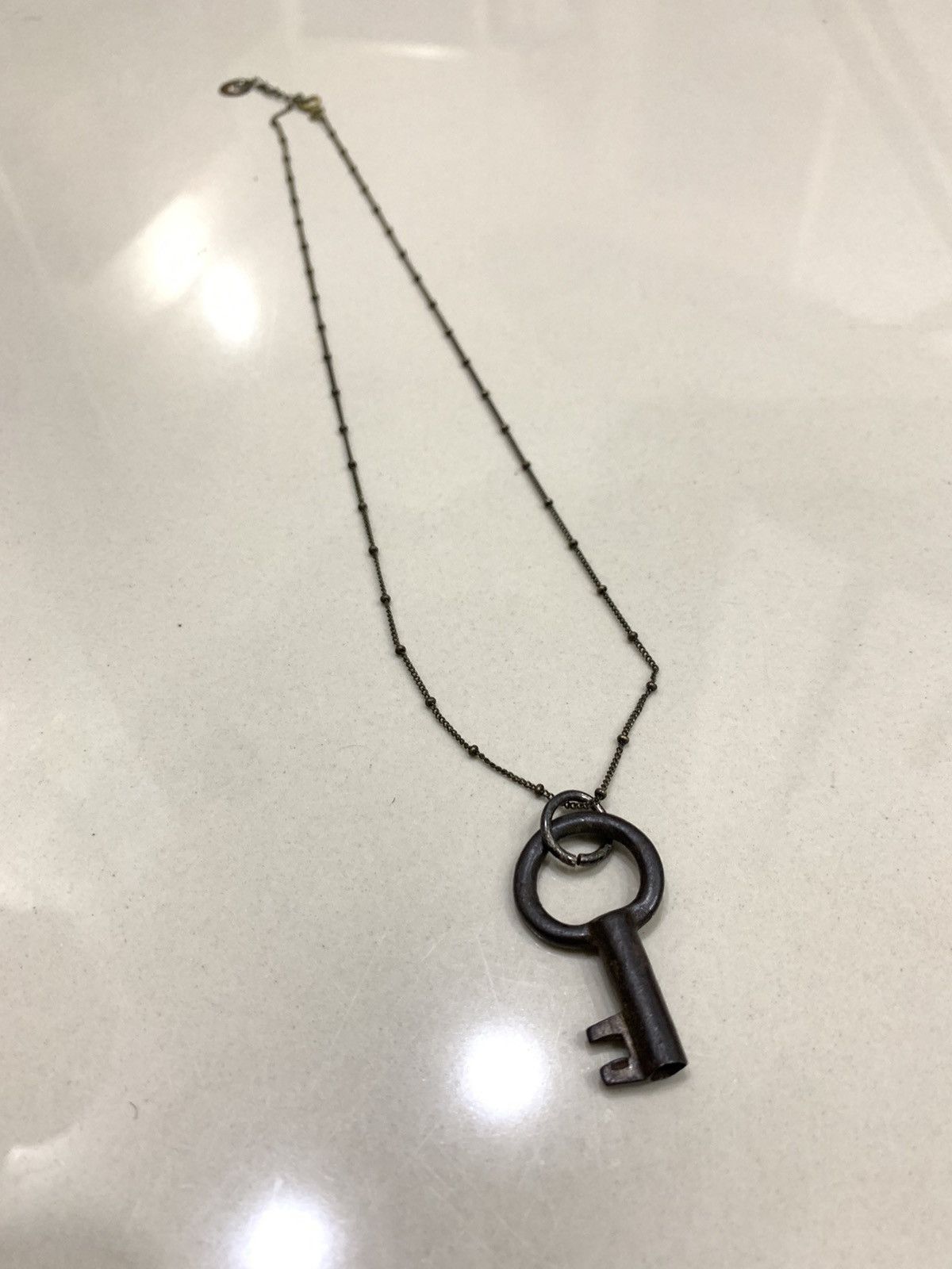 Designer × Jewelry VINTAGE ERIC & LYDIE PARIS OLD HANDCUFF KEY NECKLACE Size ONE SIZE - 1 Thumbnail