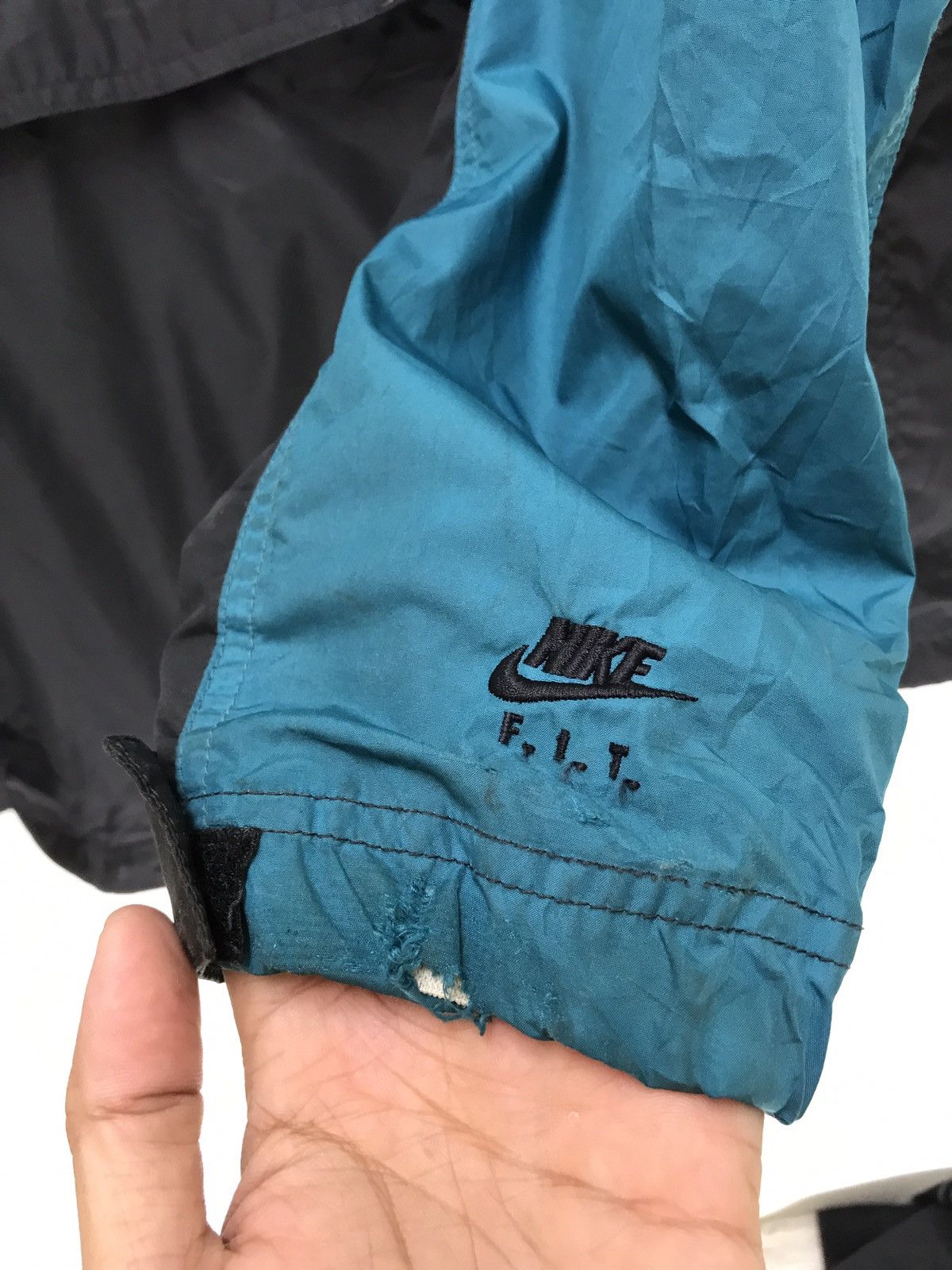 Nike ACG Nike ACG Hoodie Windbreaker Jumper Pullover Two Tone 5🟩9 Size US L / EU 52-54 / 3 - 8 Thumbnail