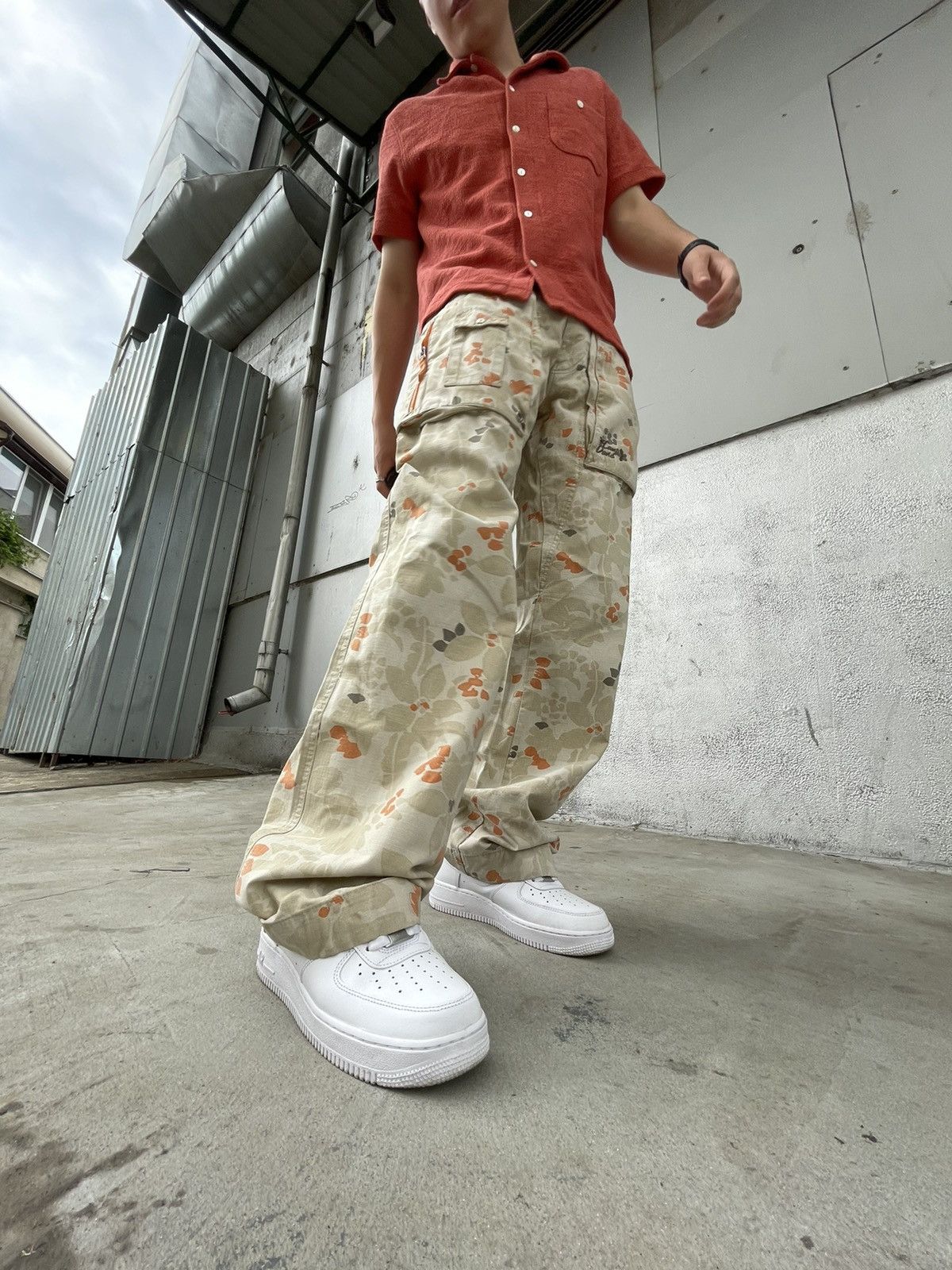 Japanese Brand × Vintage Vintage Japanese Pants Cargo Camo Floral Size US 32 / EU 48 - 1 Thumbnail
