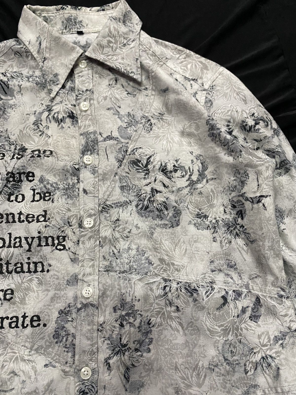 Obelisk 2000s EDGE RUPERT Tapestry rose POEM fringe hagi shirt Size US M / EU 48-50 / 2 - 9 Thumbnail